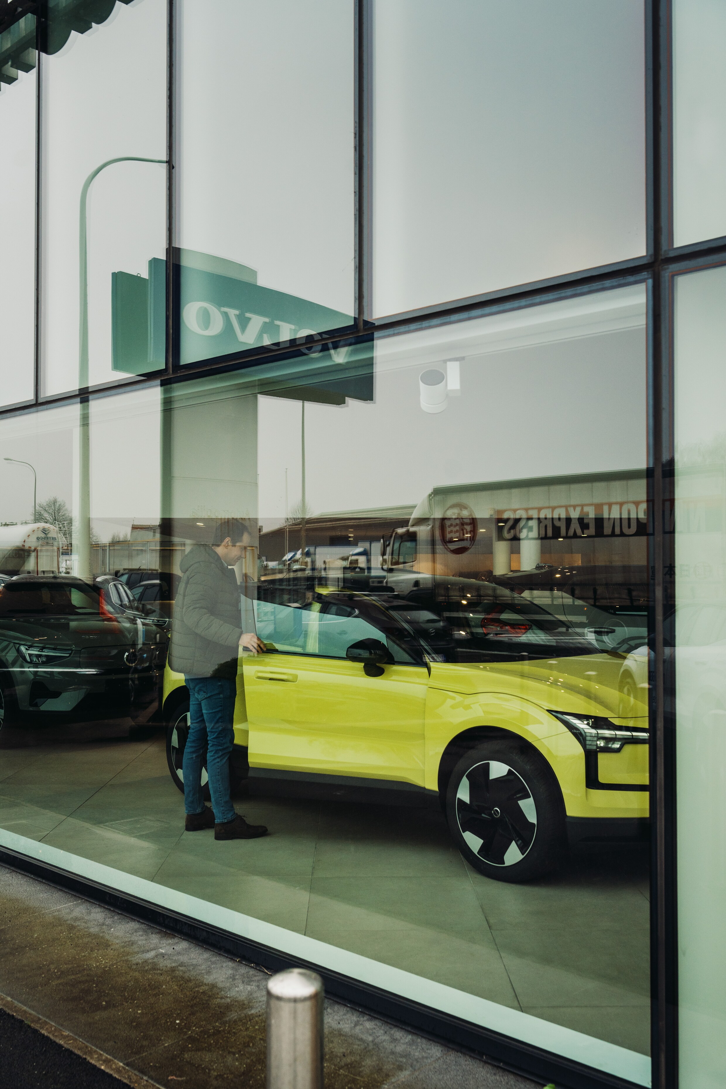 Nervositeit bij kopers en dealers ‘Niemand weet of je maandag nu ook echt een premie voor je