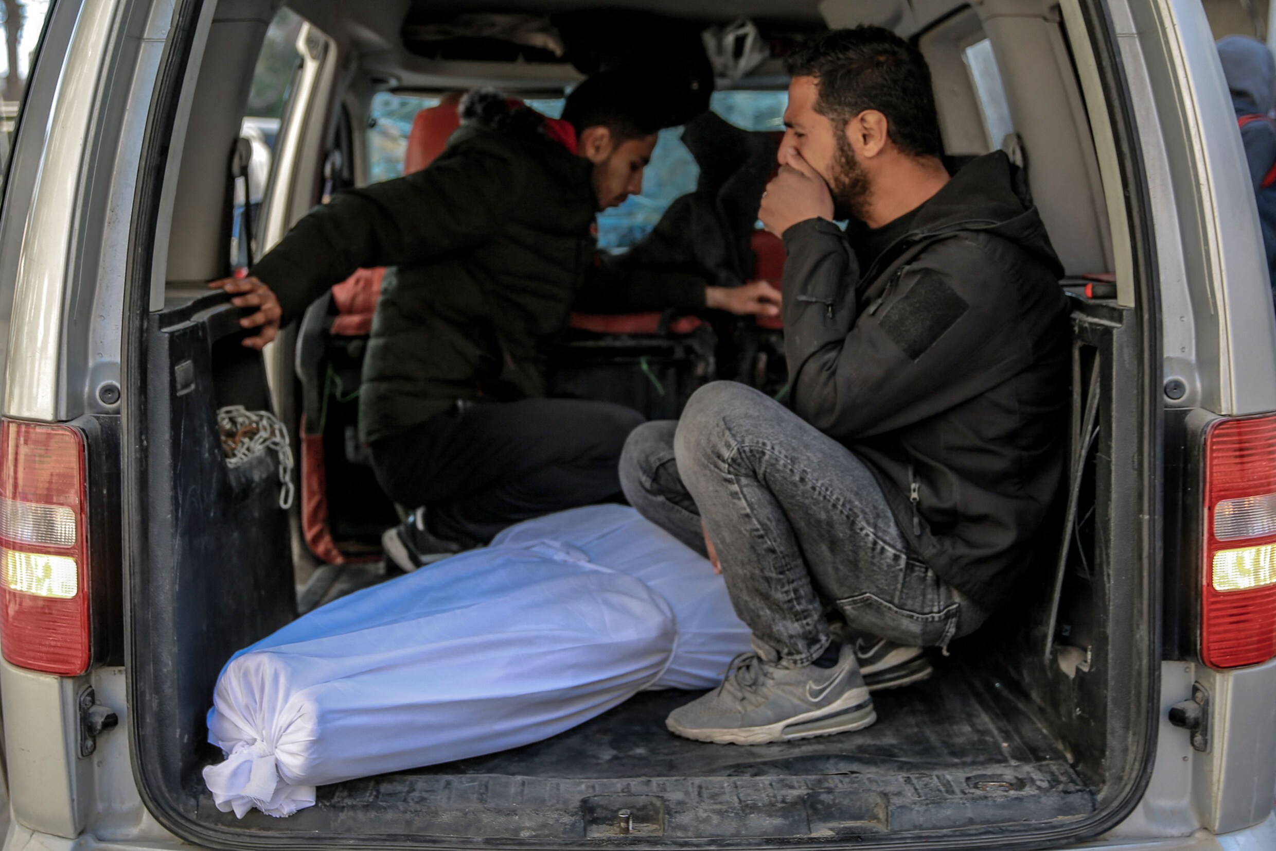 Live - Crisis Midden-Oosten. Duizenden Mensen Demonstreren In Israël ...