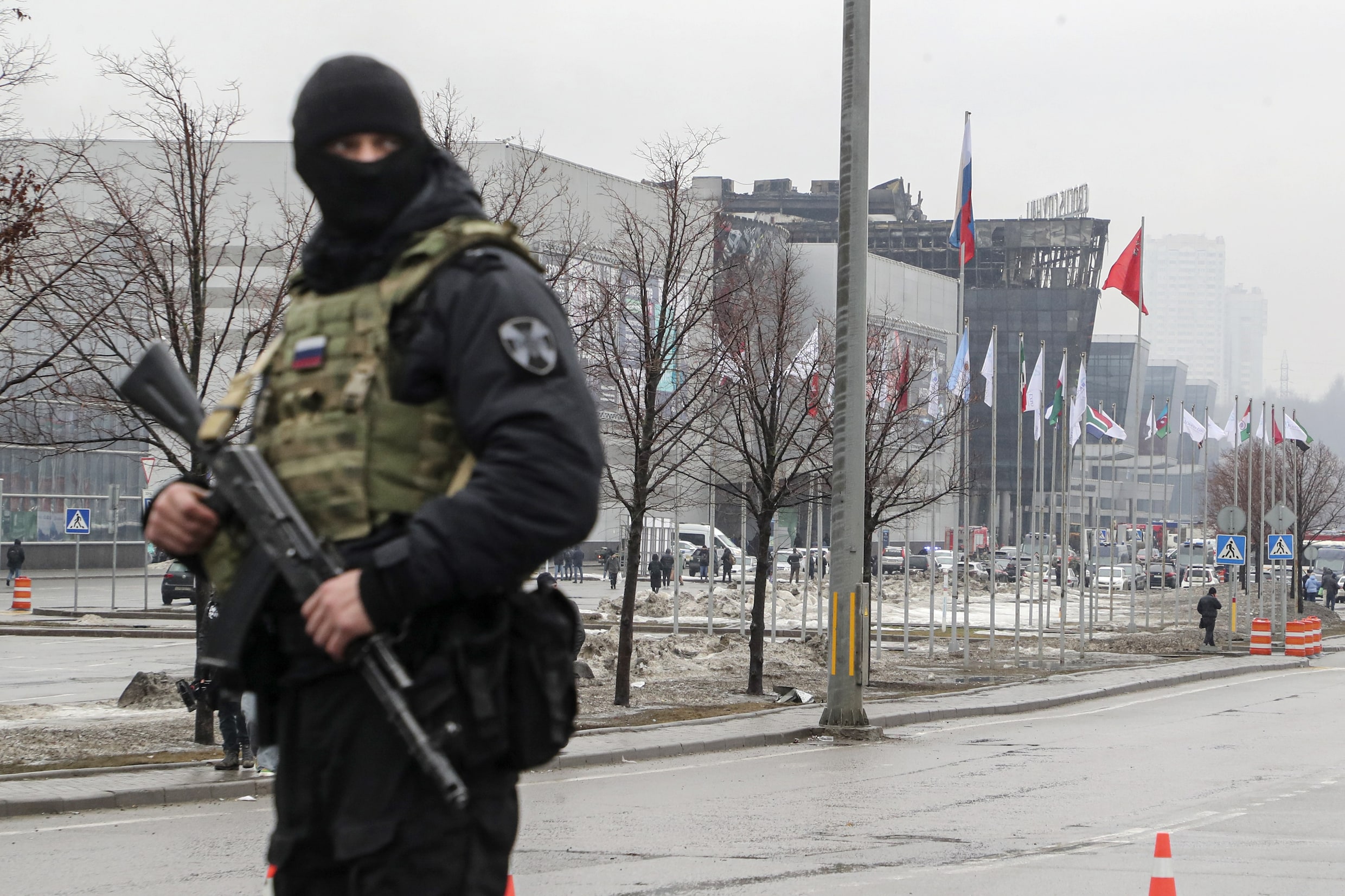 Live - Aanslag Moskou. Russische veiligheidsdienst beschuldigt westerse geheime diensten en Oekraïne • Loekasjenko: daders vluchtten eerst naar Wit-Rusland