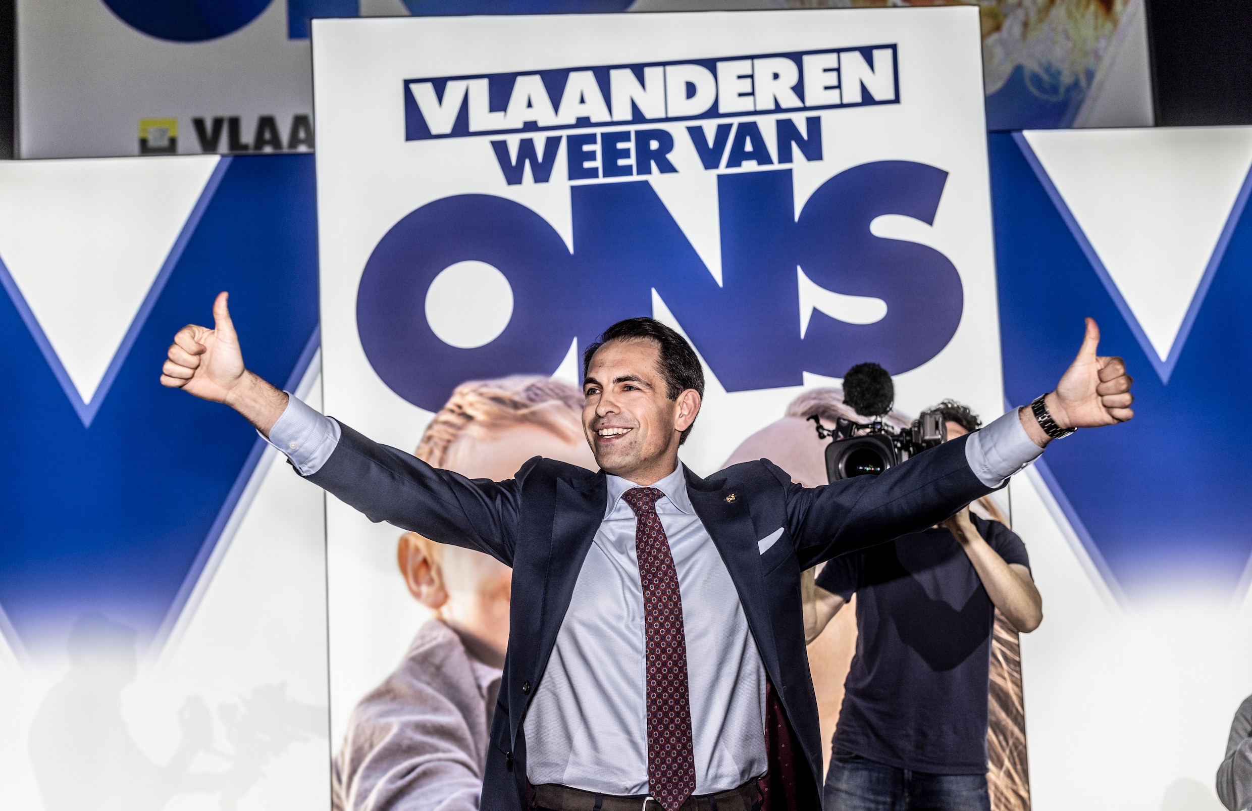 vlaams-belang-voelt-zich-zegezeker-er-kan-een-systeembreuk-komen-dan