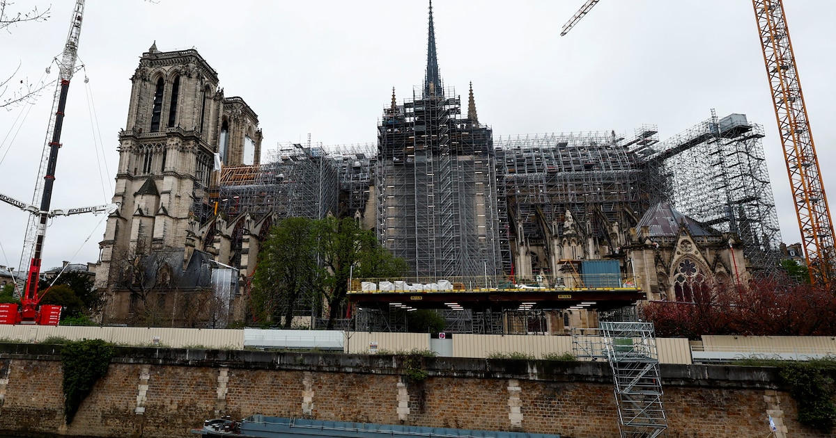 Vijf jaar na de brand in de Notre-Dame lonkt de heropening: ‘De ...