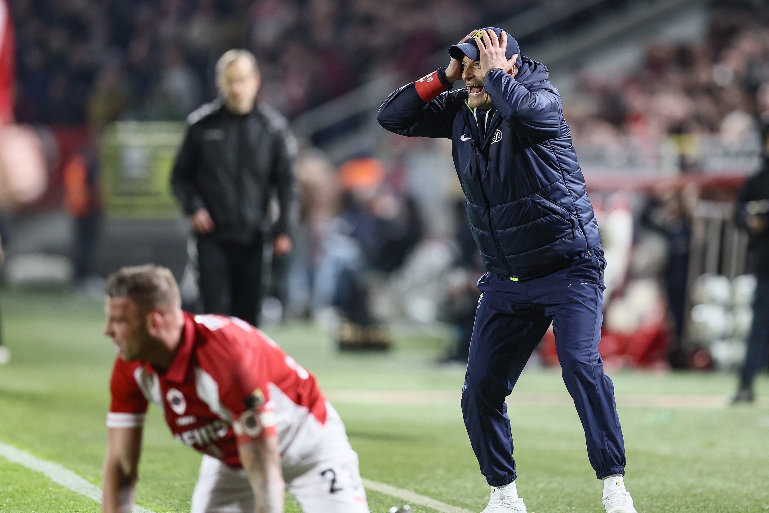 Union spoelt reeks nederlagen door met 0-3-zege tegen Antwerp en blijft in titelrace