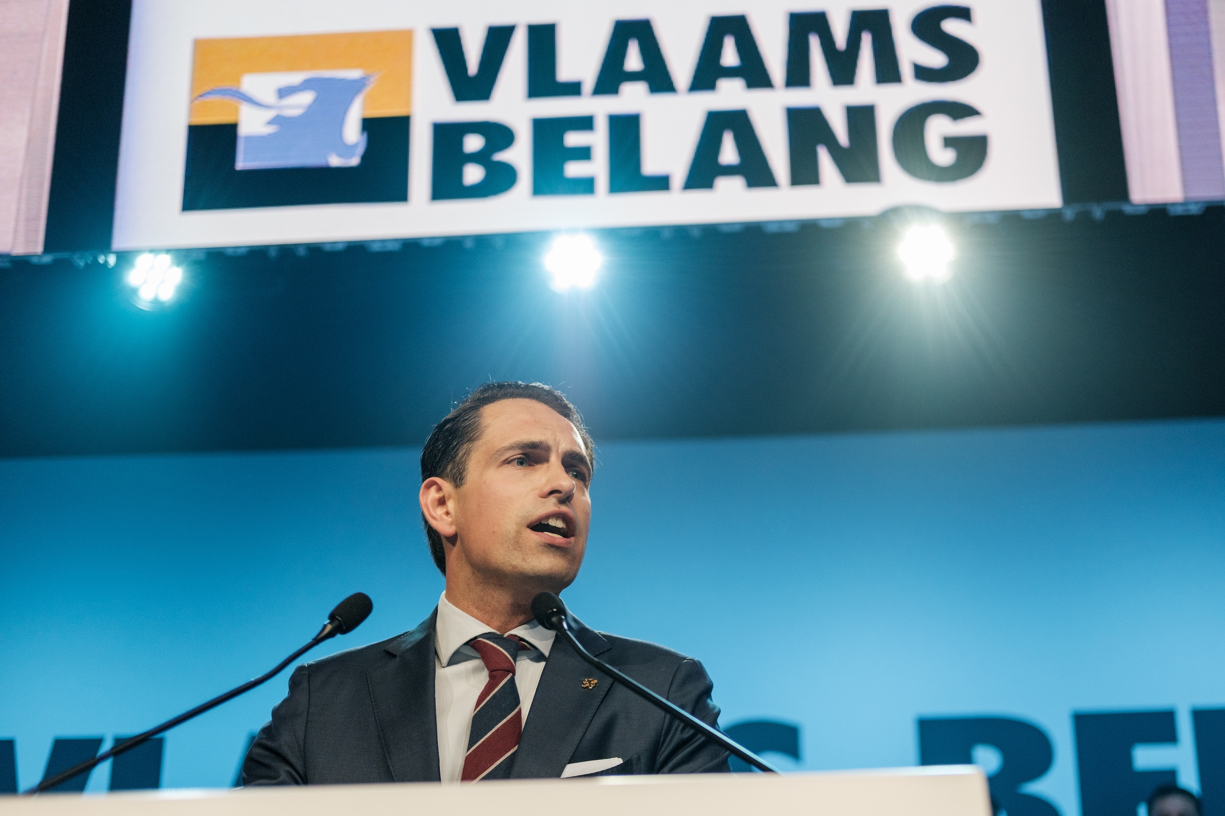 Vlaams Belang-voorzitter Tom Van Grieken in interview met ‘Trouw ...