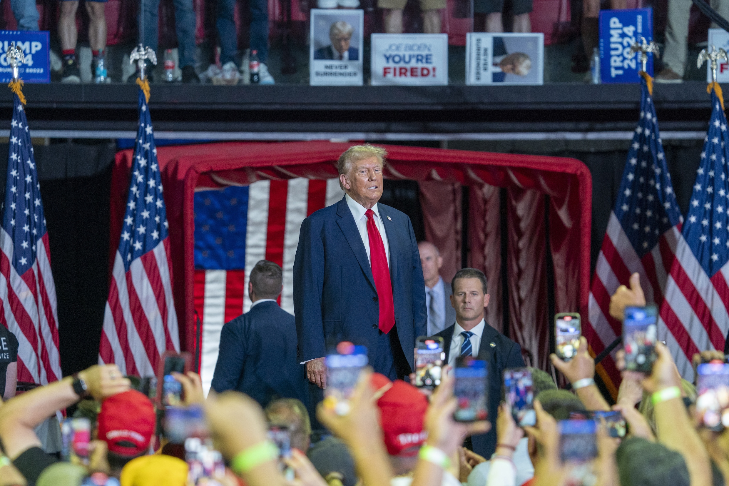 Donald Trump heeft zijn running mate (al weten we nog niet wie) | De Morgen