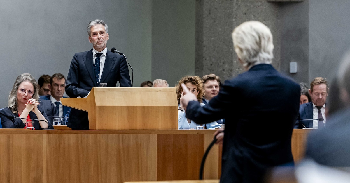 L’opposition fait de grands yeux : le nouveau Premier ministre néerlandais Dick Schoof “humilié” et “écartelé” par Geert Wilders, débat suspendu