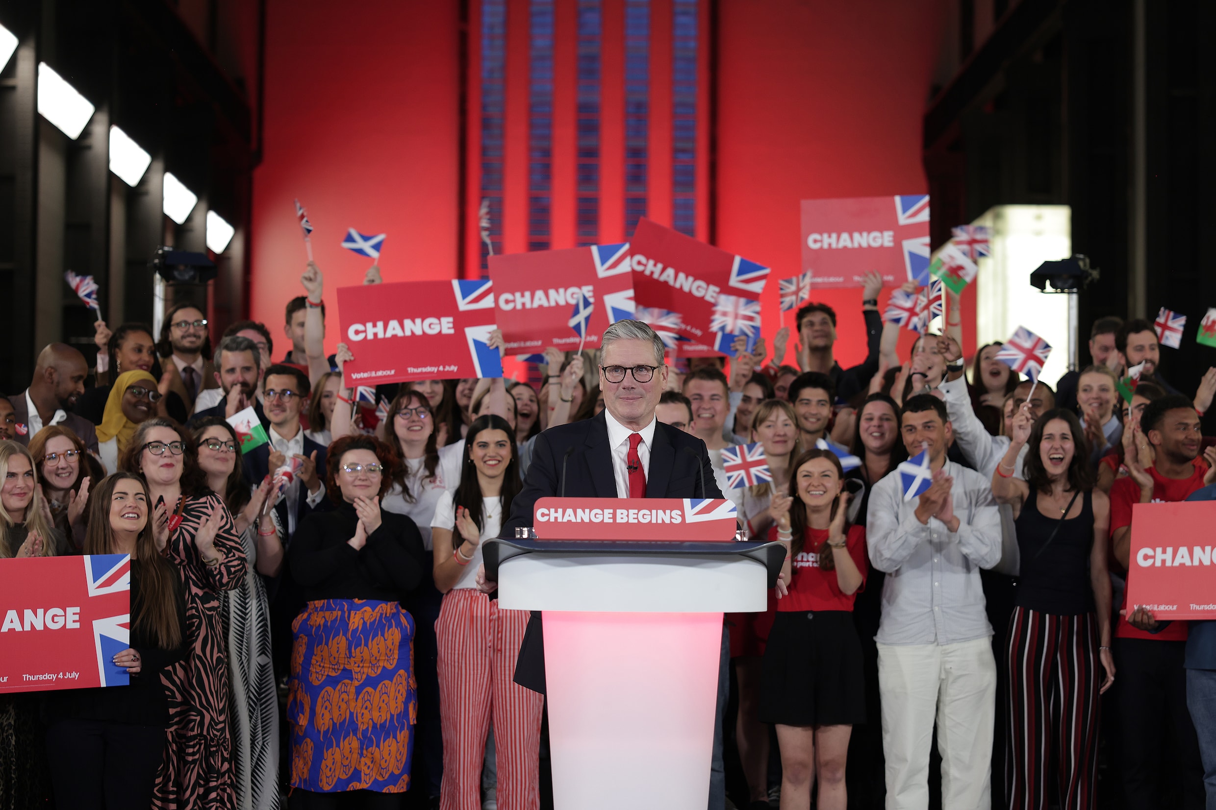 Live - Britse Verkiezingen. Nieuwe Britse Premier Keir Starmer Duidt ...