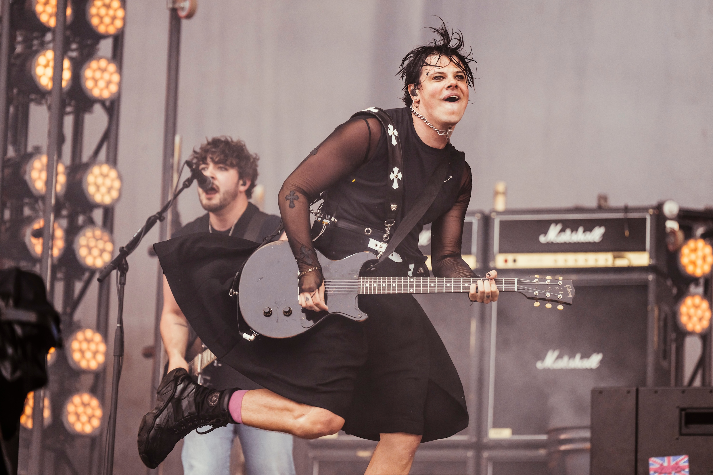 Yungblud was de indrukwekkendste marionettenspeler van het weekend: met  hoeveel gemak kun je een massa bespelen? | De Morgen