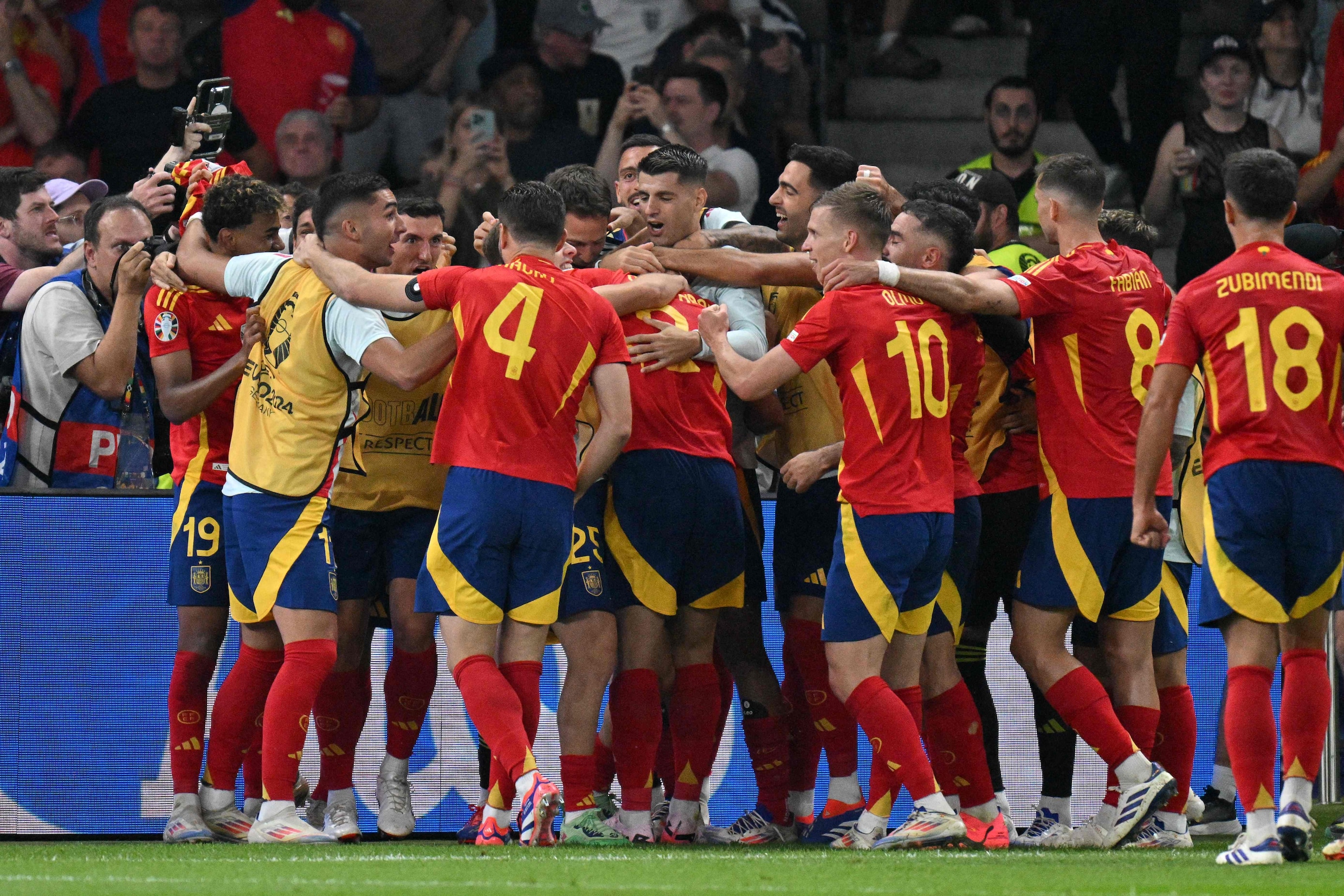 live-ek-voetbal-rodri-verkozen-tot-speler-van-ek-yamal-beste-jongere