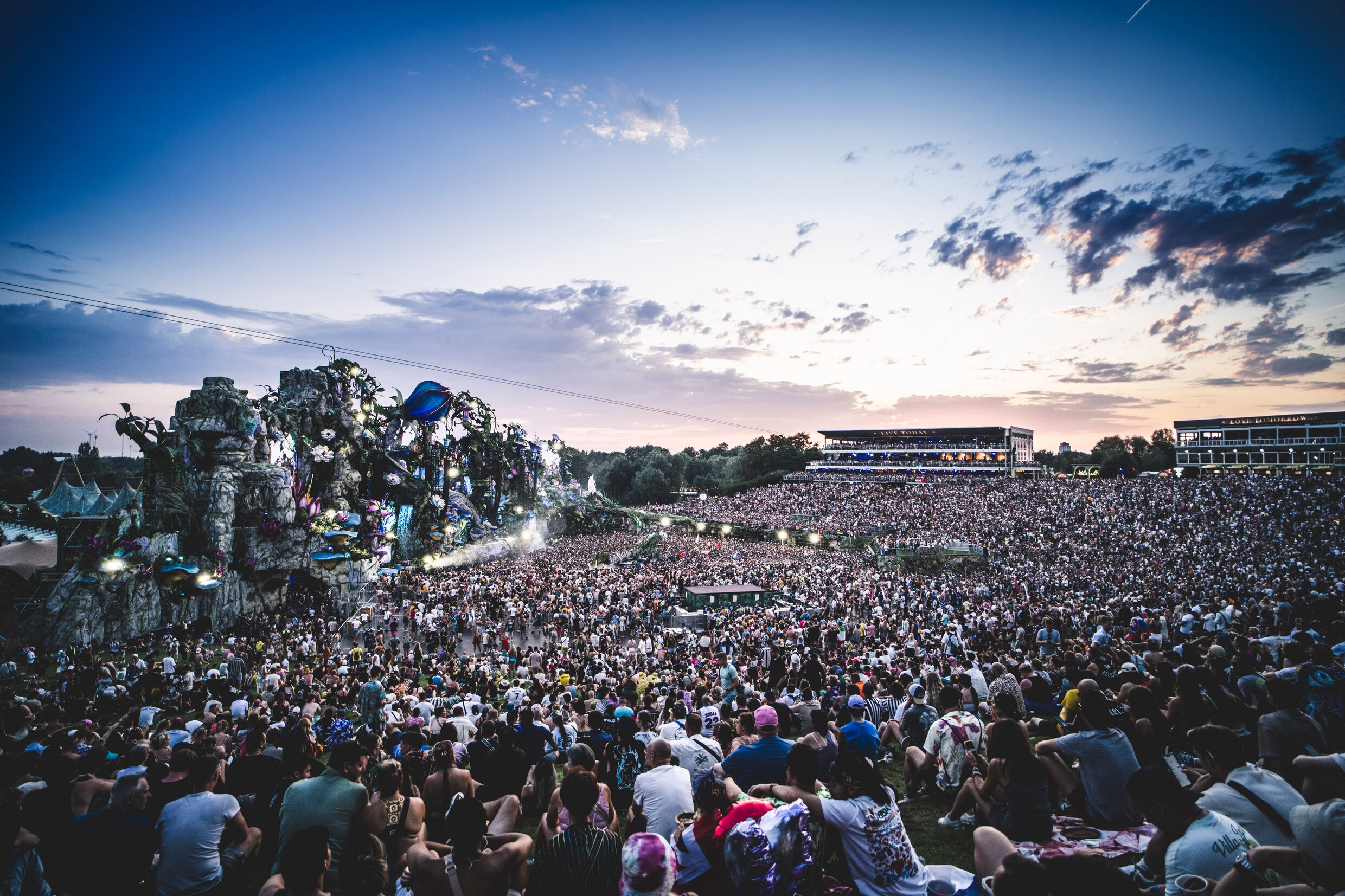 Grote publiekstrekkers en parels voor de zwijnen: dit waren de hoogtepunten  van Tomorrowland | De Morgen