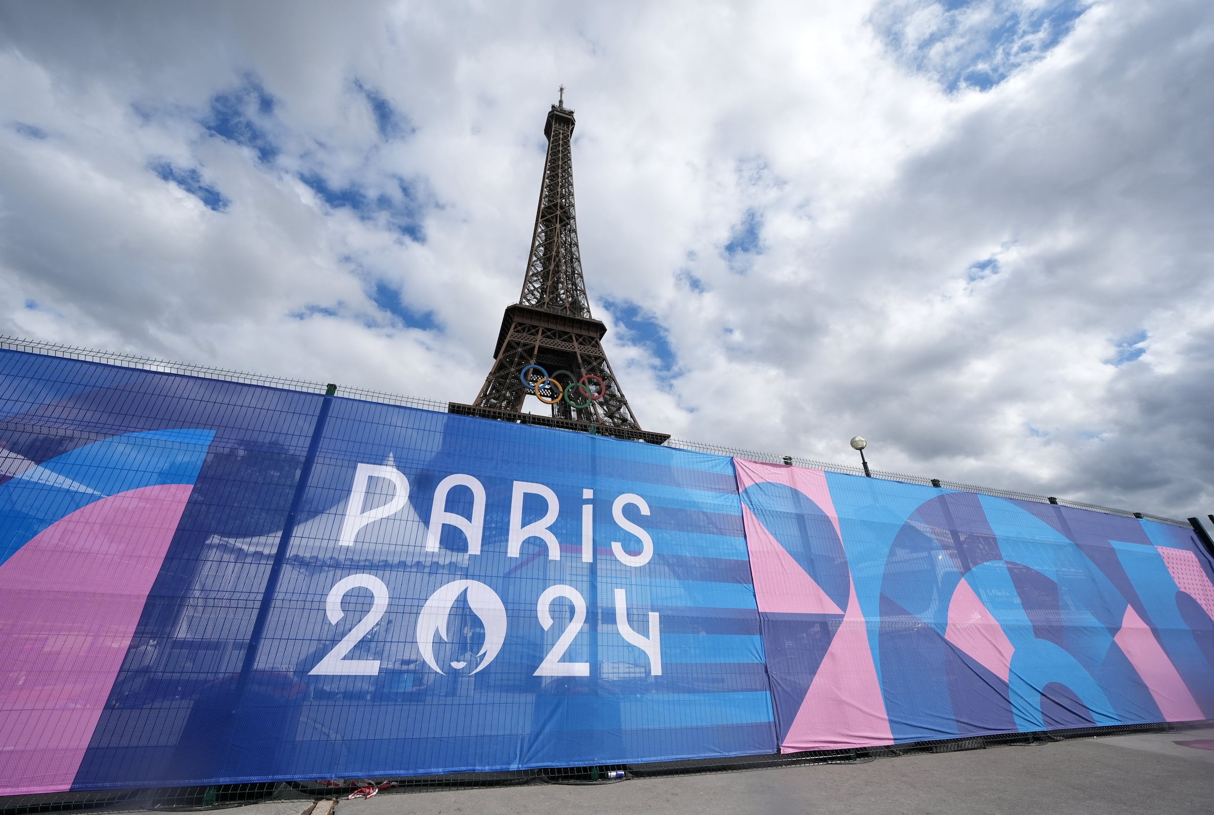 Live - Olympische Spelen. VS en Frankrijk sluiten botenparade af, Amazone  brengt olympische vlag naar Eiffeltoren | De Morgen