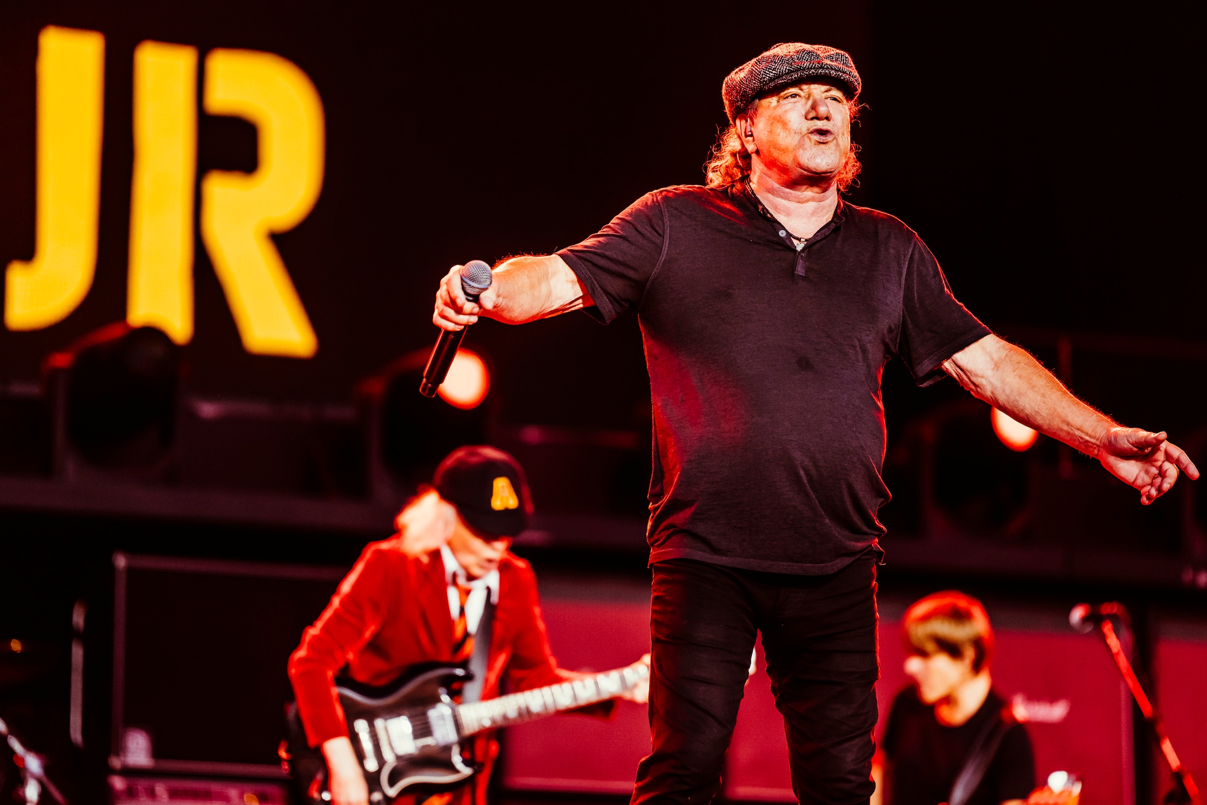 AC/DC trok in Dessel een onverwoestbare muur van geluid op ★★★★☆ | De ...