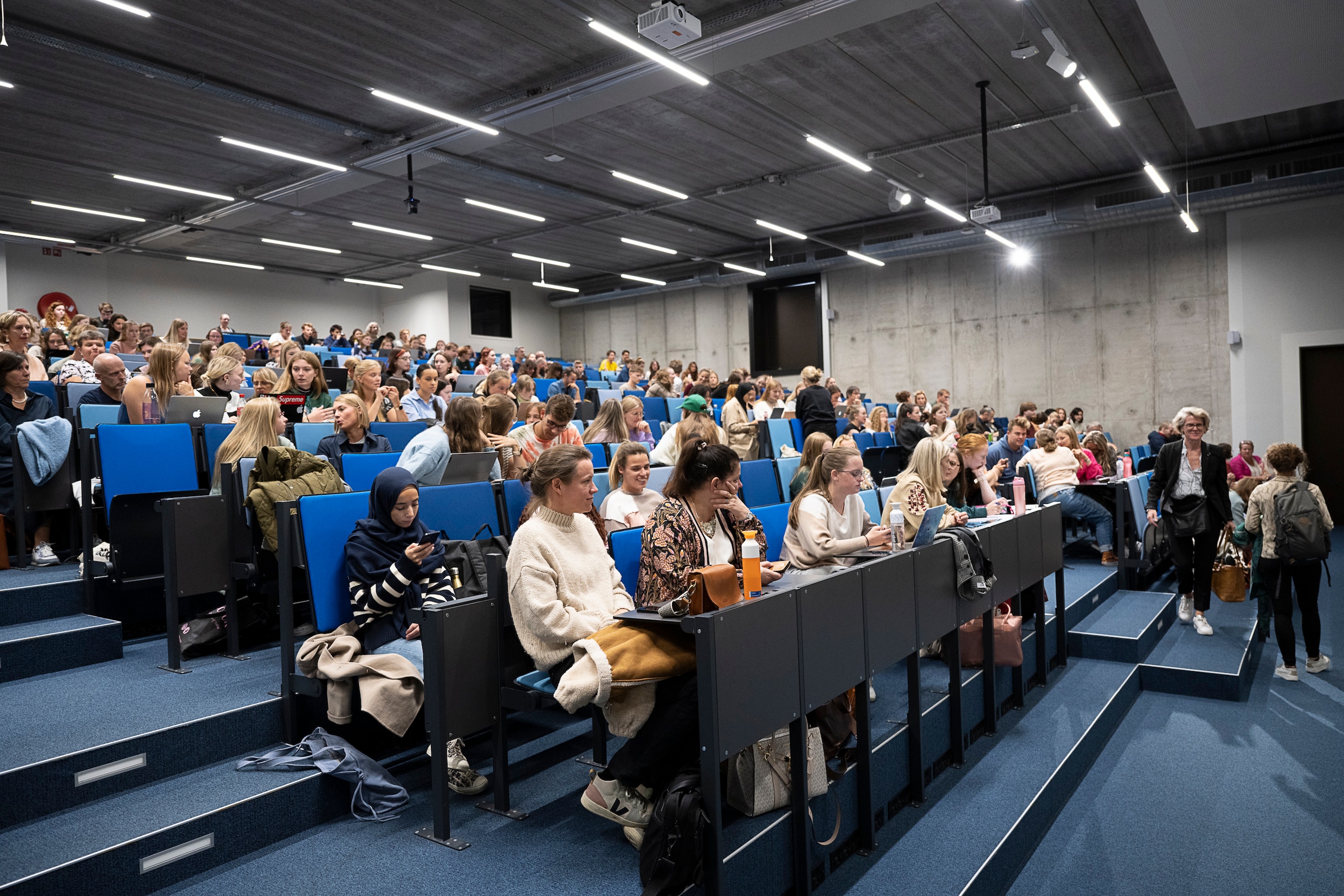 Hogescholen zien meer studenten voor zorg- en lerarenopleidingen | De ...