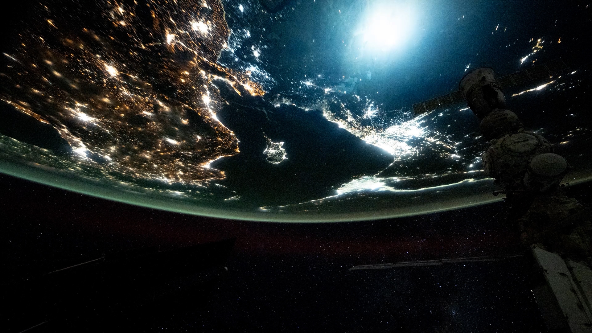 Astronaut maakt prachtige beelden van meteoor vanuit Internationaal ...