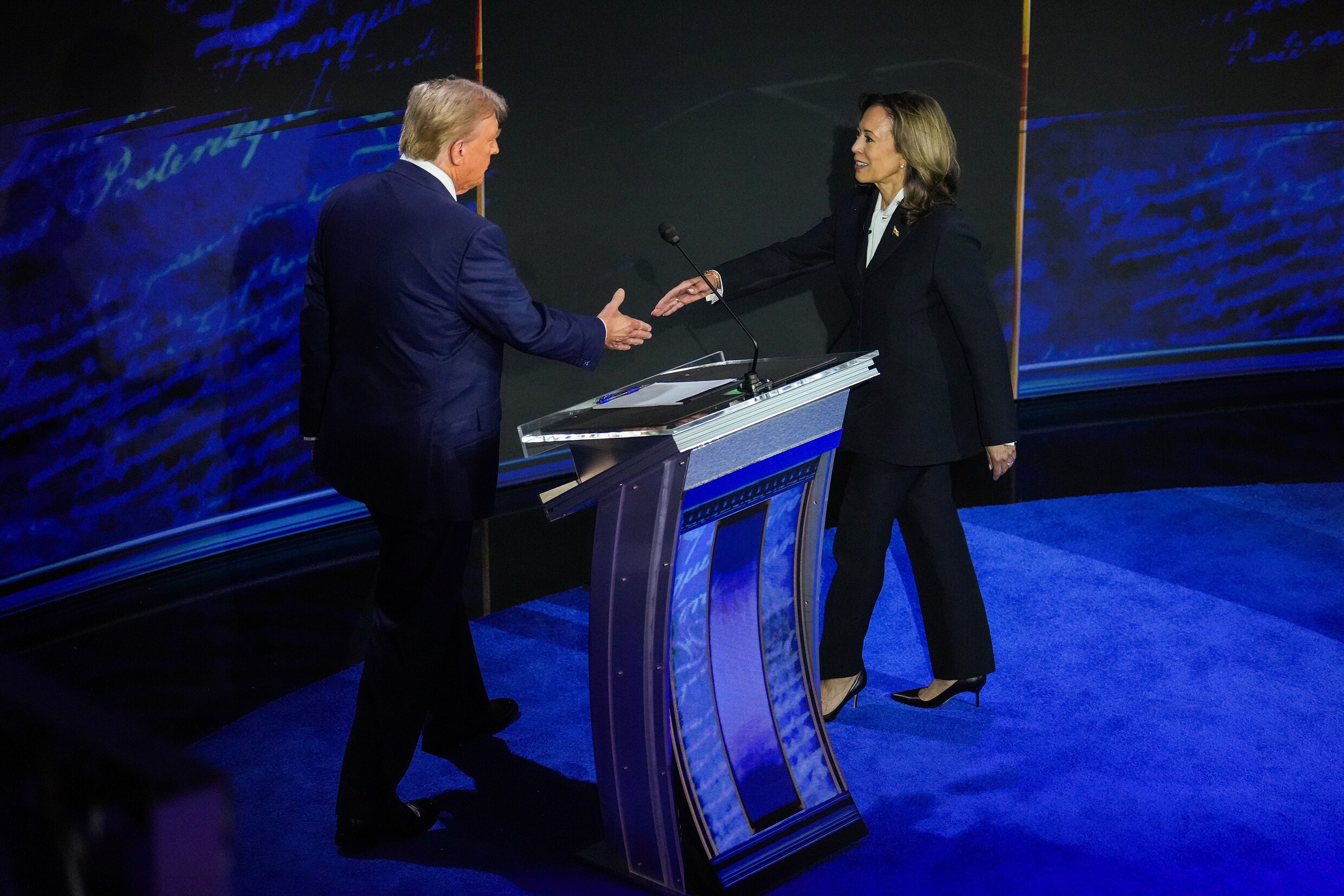 ‘Kamala heeft precies gedaan wat ze moest doen, zonder echte uitschuivers te maken’ Amerika