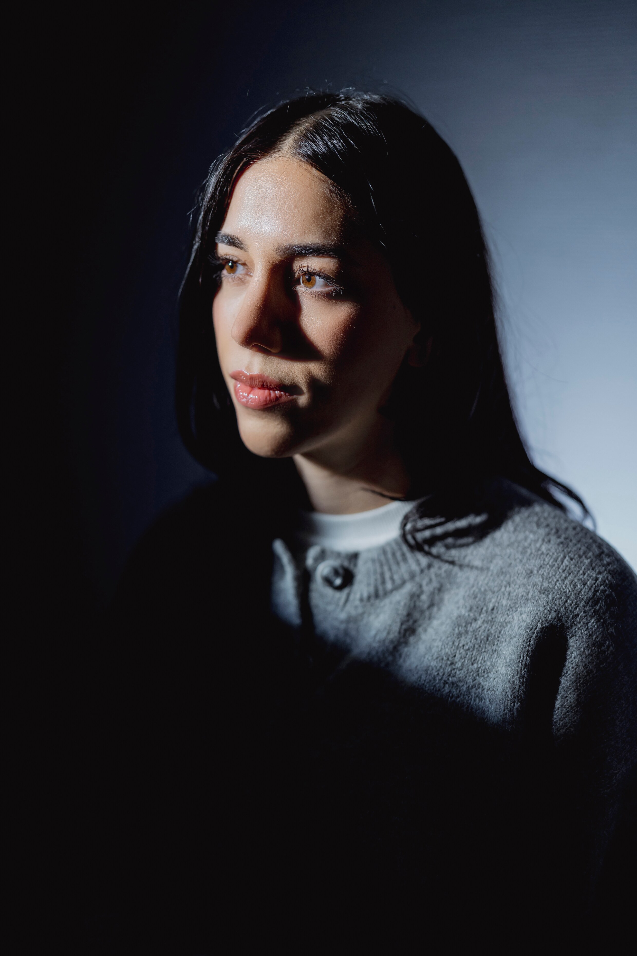 Actrice Anushka Melkonian: ‘‘Zwijgen, trut’, zei de pastoor tegen mij ...
