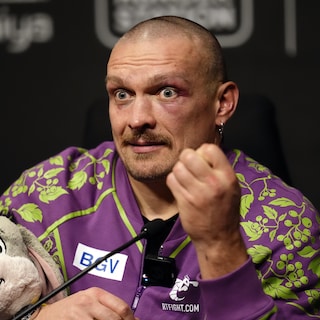 Oleksandr Usyk doet afstand van zijn drie wereldtitels bij de zwaargewichten