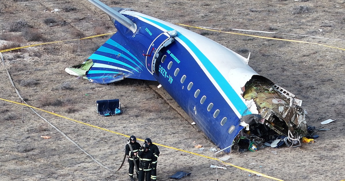 Crash Azerbaijan Airlines ‘waarschijnlijk’ veroorzaakt door Russisch luchtafweergeschut: beelden ton