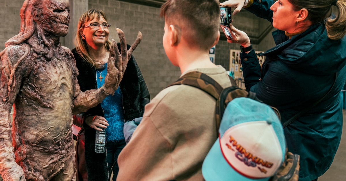 Op de Stranger Fan Meet Tour, waar een foto met Millie Bobby Brown 175 euro kost: 'Het ging toch wat snel'