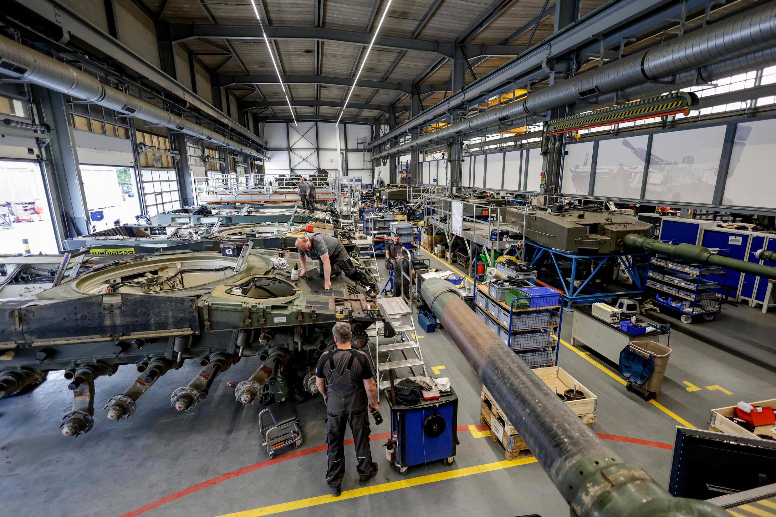 Manfred Weber: ‘Europa moet defensie onomkeerbaar integreren, zoals de ...