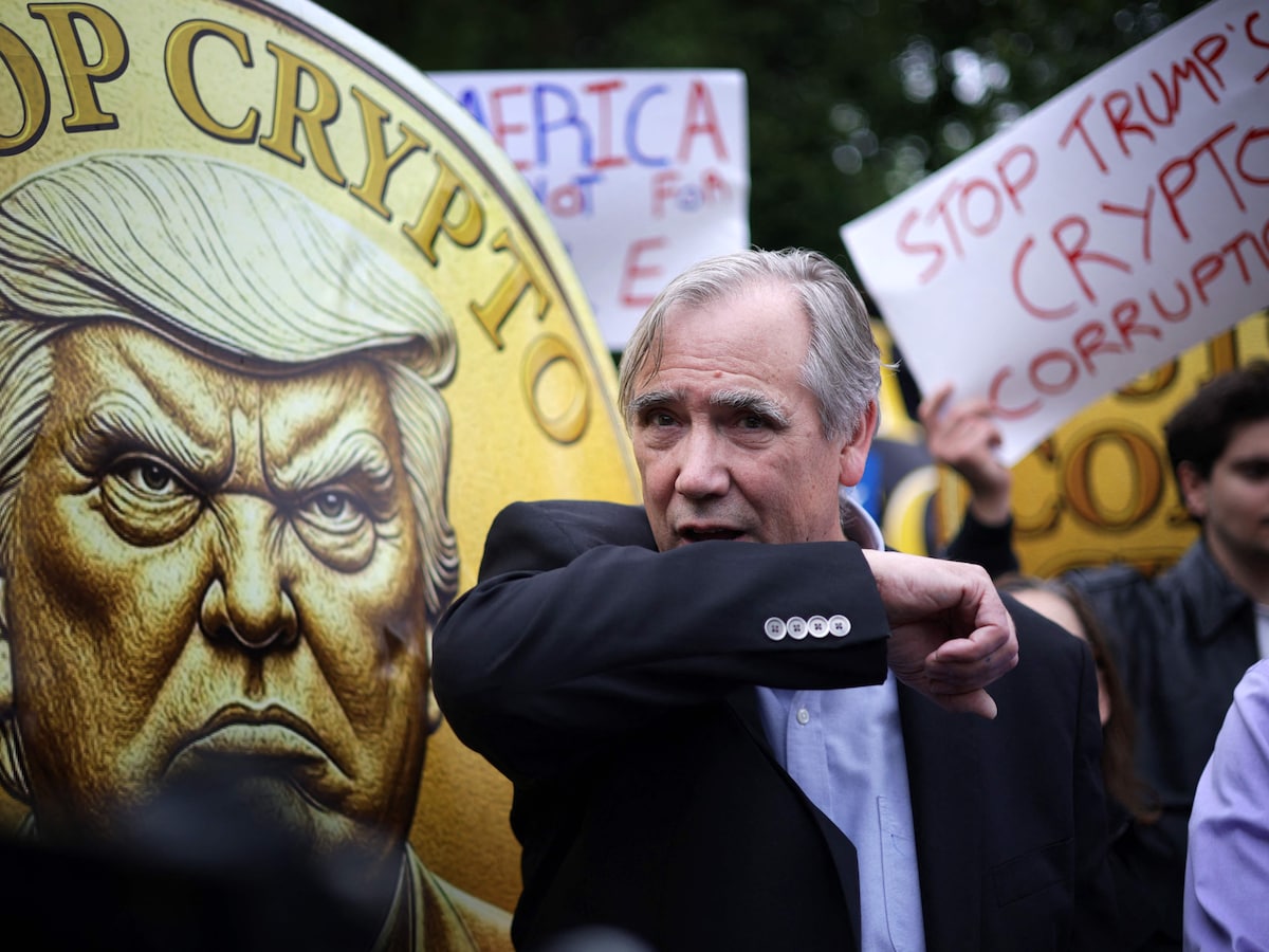 Trump als cryptohandelaar, het baart critici grote zorgen | De Morgen