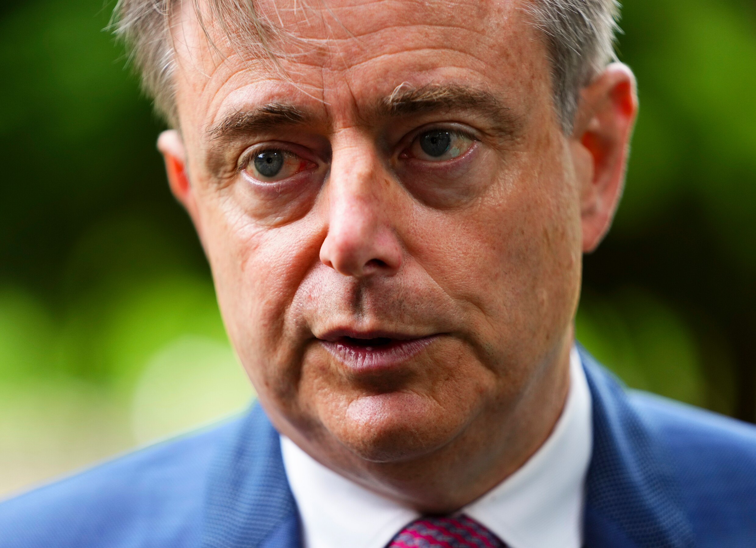 Net voor NAVO-top heeft premier De Wever de socialisten op zijn bord ...