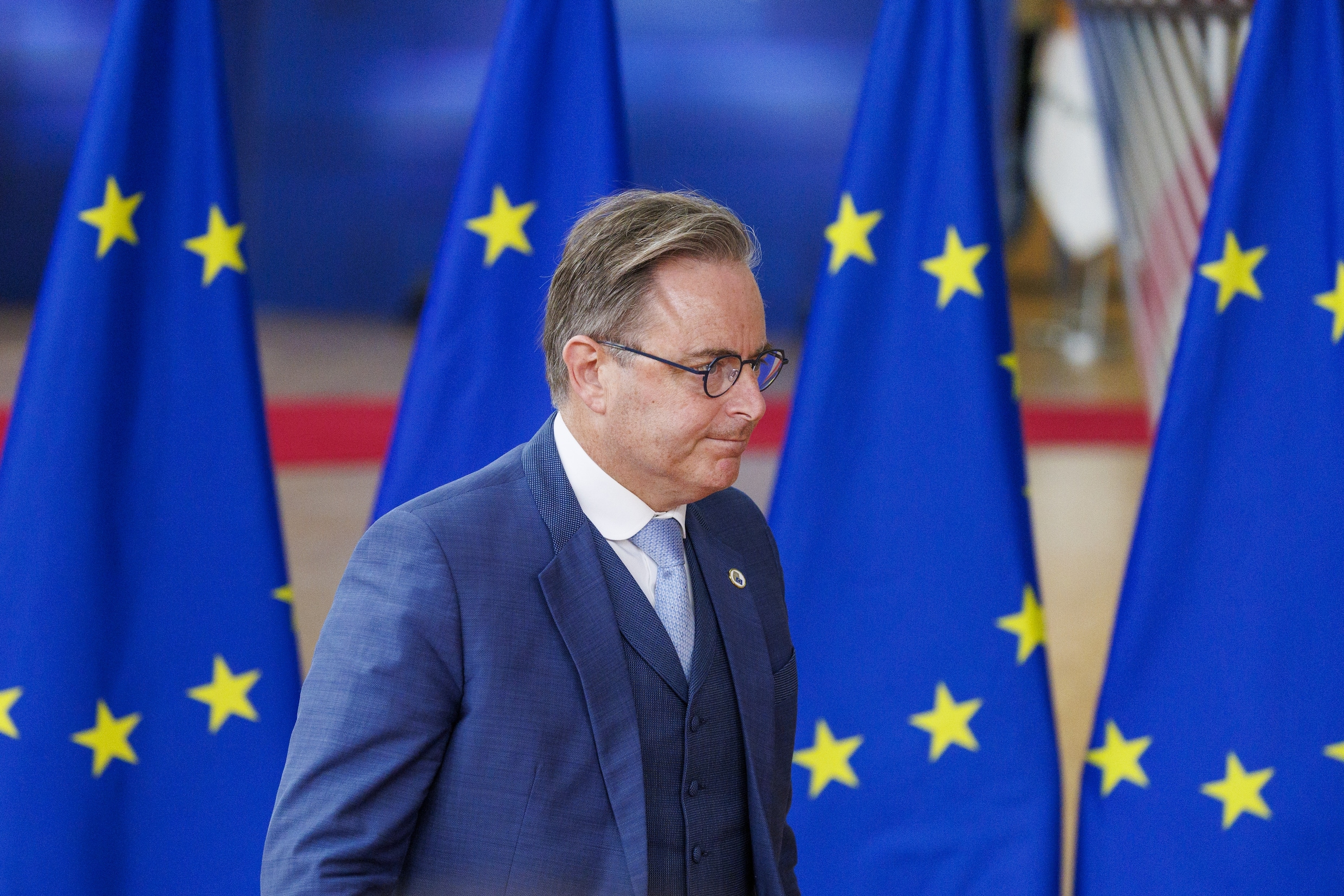 ‘We moeten zelf bepalen wie we binnenlaten’: De Wever wil dat wie ...