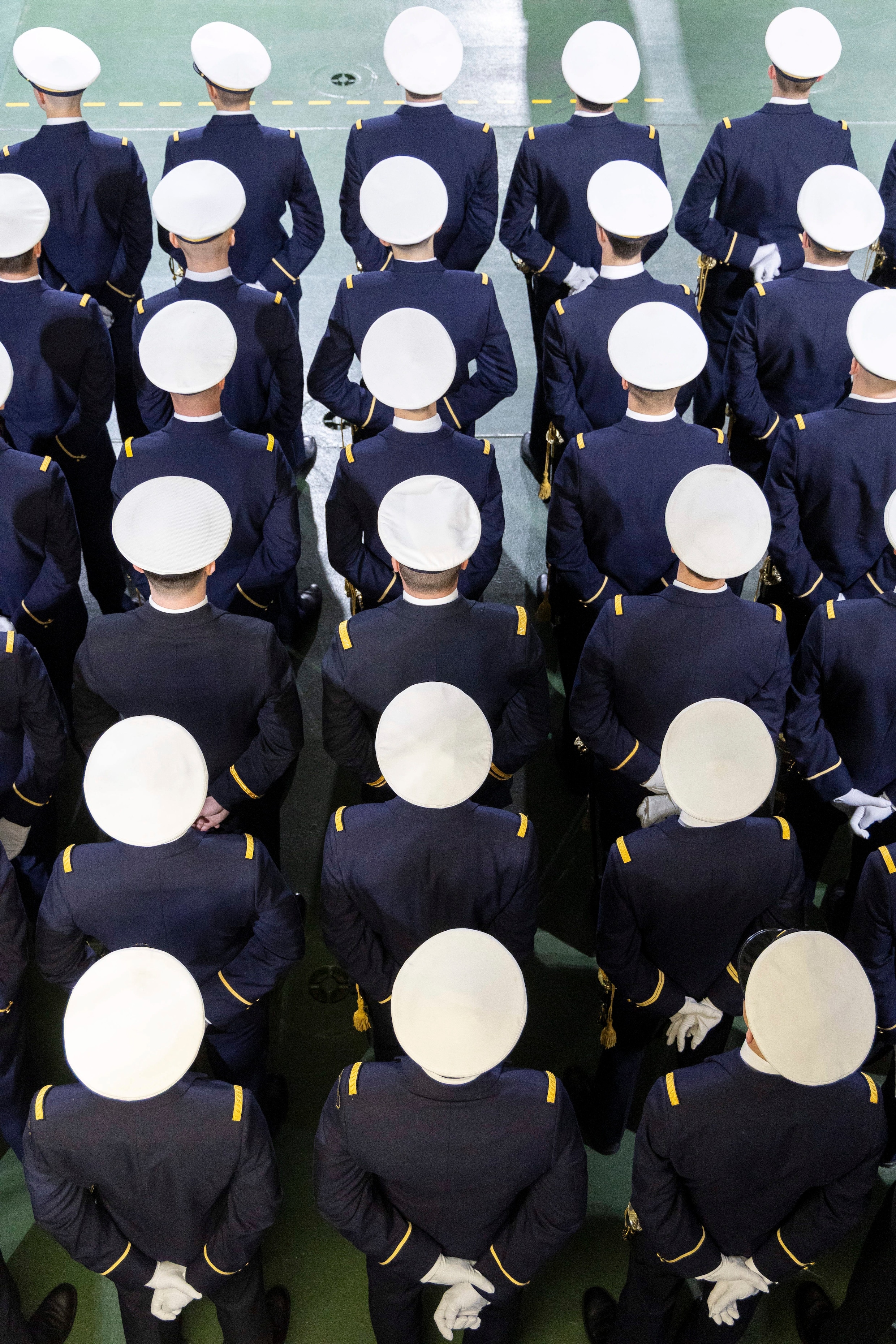 Franse militairen in de marinebasis in Toulon zijn klaar om op oefening te vertrekken. Luyendijk: ‘Europa moet inventiever en sneller zijn.’