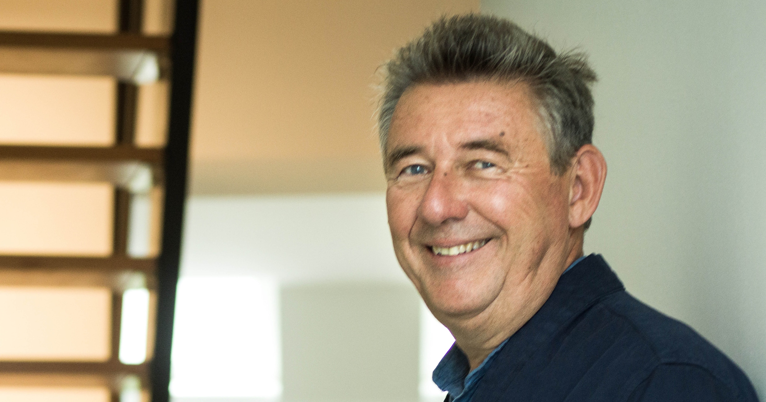 ‘Ik probeer wel afstand te nemen van de berichtgeving van elke dag, maar ik blijf het toch allemaal met spanning volgen. Ik was vorige week dan wel in Italië, maar ik ben toch een paar keer per nacht opgestaan om het nieuws te checken.’