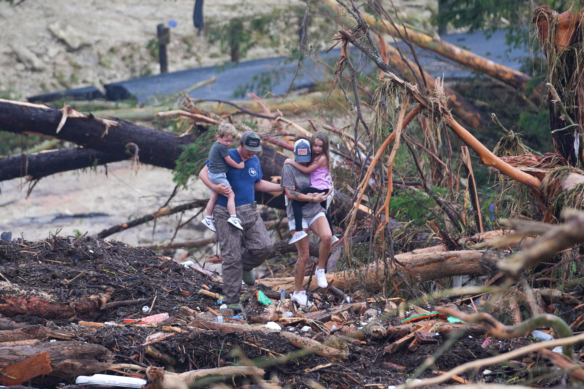 Eerste vermiste meisjes dood teruggevonden na overstromingen Texas, dodental loopt op tot boven de 50 | De Morgen