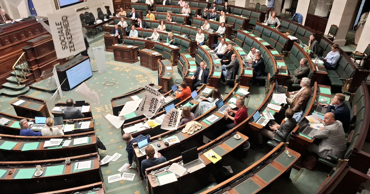 Programmawet Goedgekeurd: Kamer Rondt Lang Debat Af na Bijna Twaalf Uren