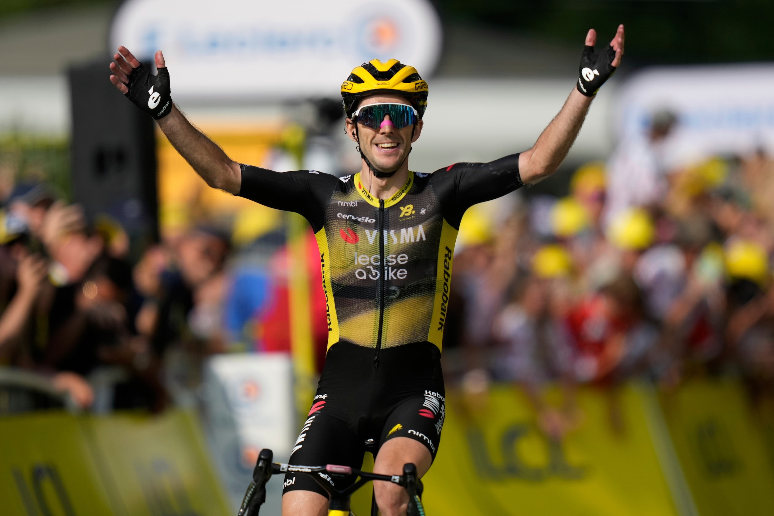 Brit Simon Yates wint tiende etappe van de Tour de France, Pogacar is ...