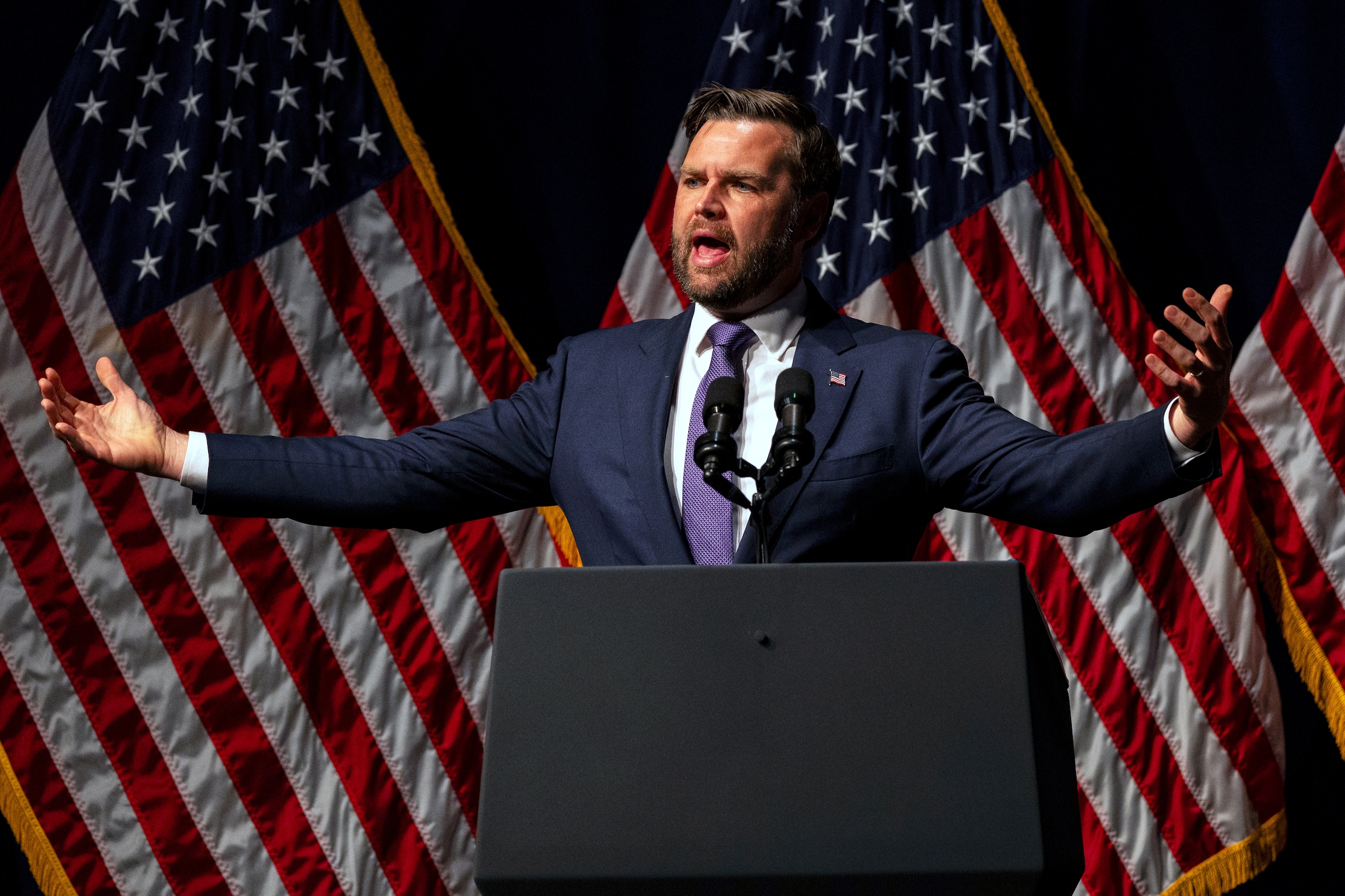 Amerikaans vicepresident JD Vance maakte duidelijk dat hij Europa van zijn constitutionele democratieën wil bevrijden.