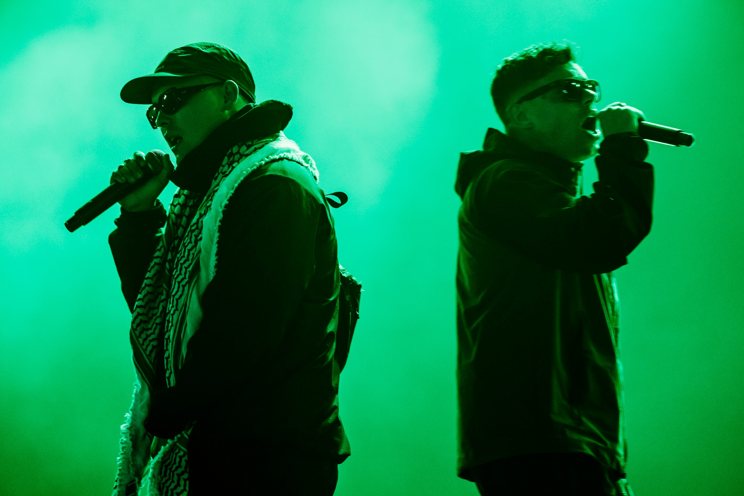 Kneecap annuleert volledige Amerikaanse tournee door rechtszaak in ...
