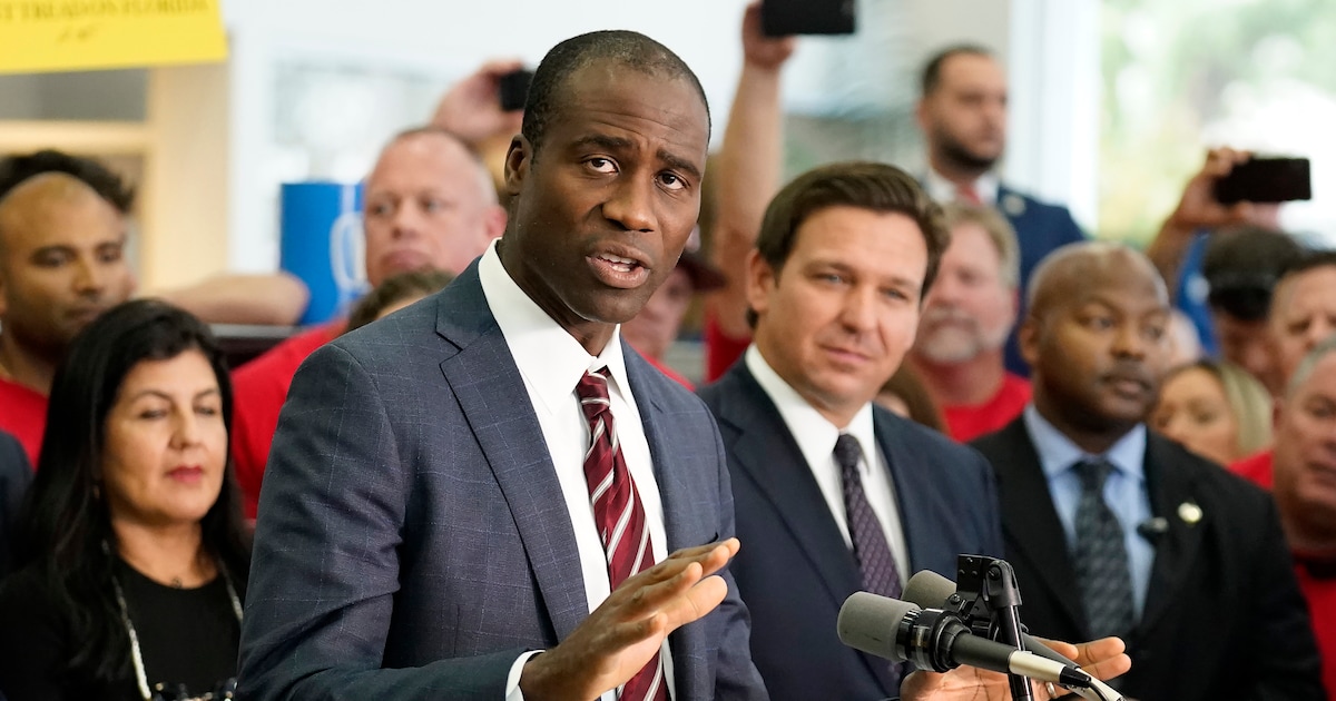 Limited Epstein Documents Released by US Congress Spark New Questions; Florida Set to End Vaccine Mandates