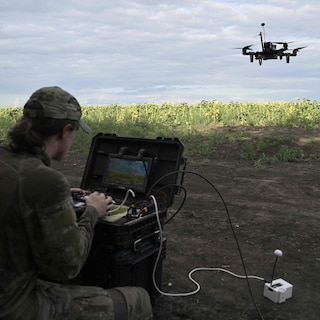 ‘Dodelijker dan ooit’: Oekraïense soldaten krijgen satellietbeelden van Russische posities binnen de 15 minuten rechtstreeks op hun telefoon
