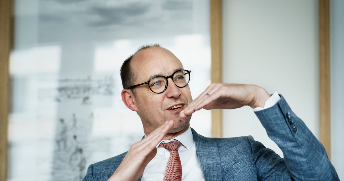 ‘In de supermarkt werken er zo’n drie vaste personeelsleden, al de rest ...