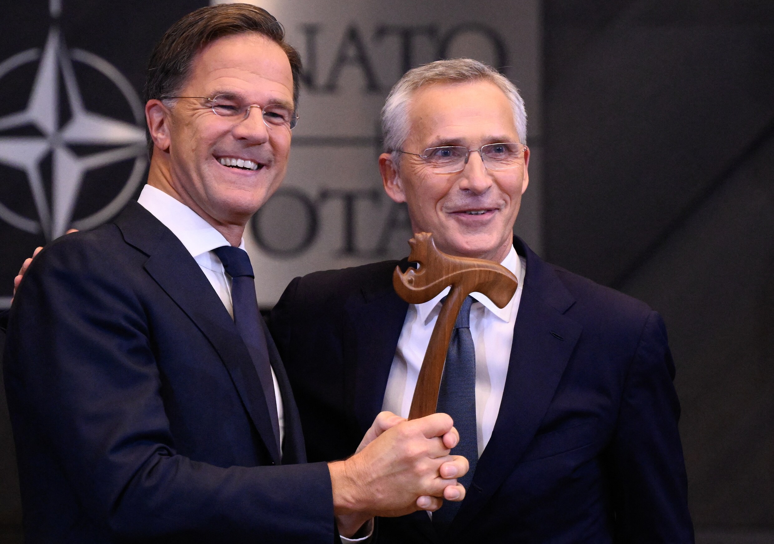 Oud-chef Stoltenberg: Rutte bezwoer crisis op NAVO-top door vleierij ...