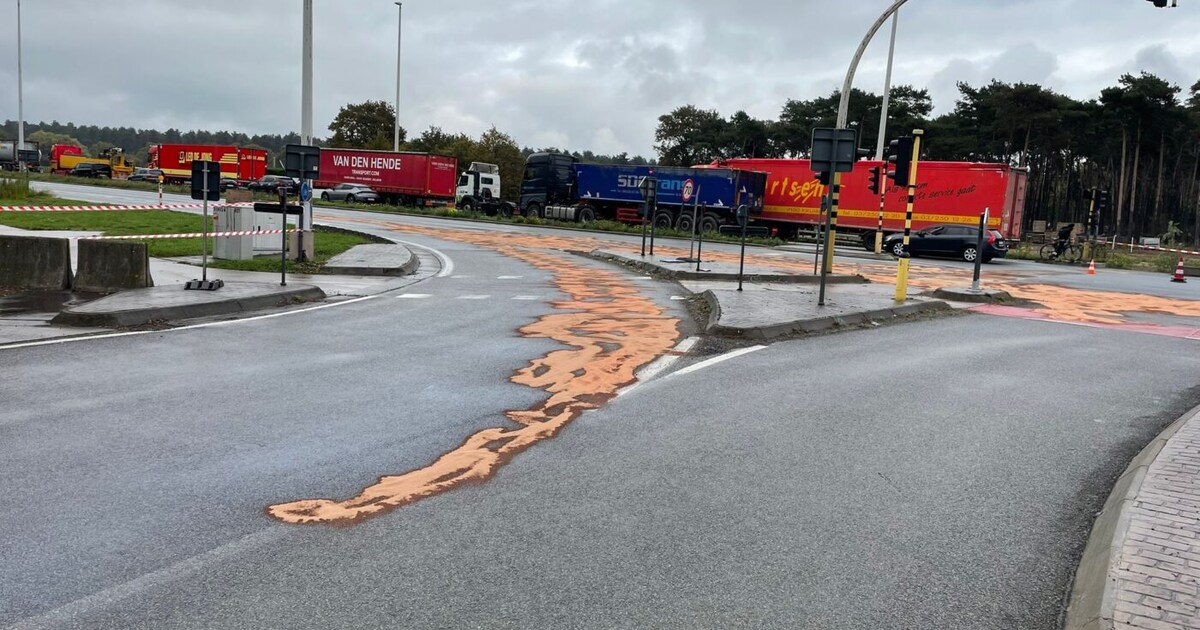Vrachtwagen lekt giftige stof: ring rond Gent in beide richtingen volledig afgesloten