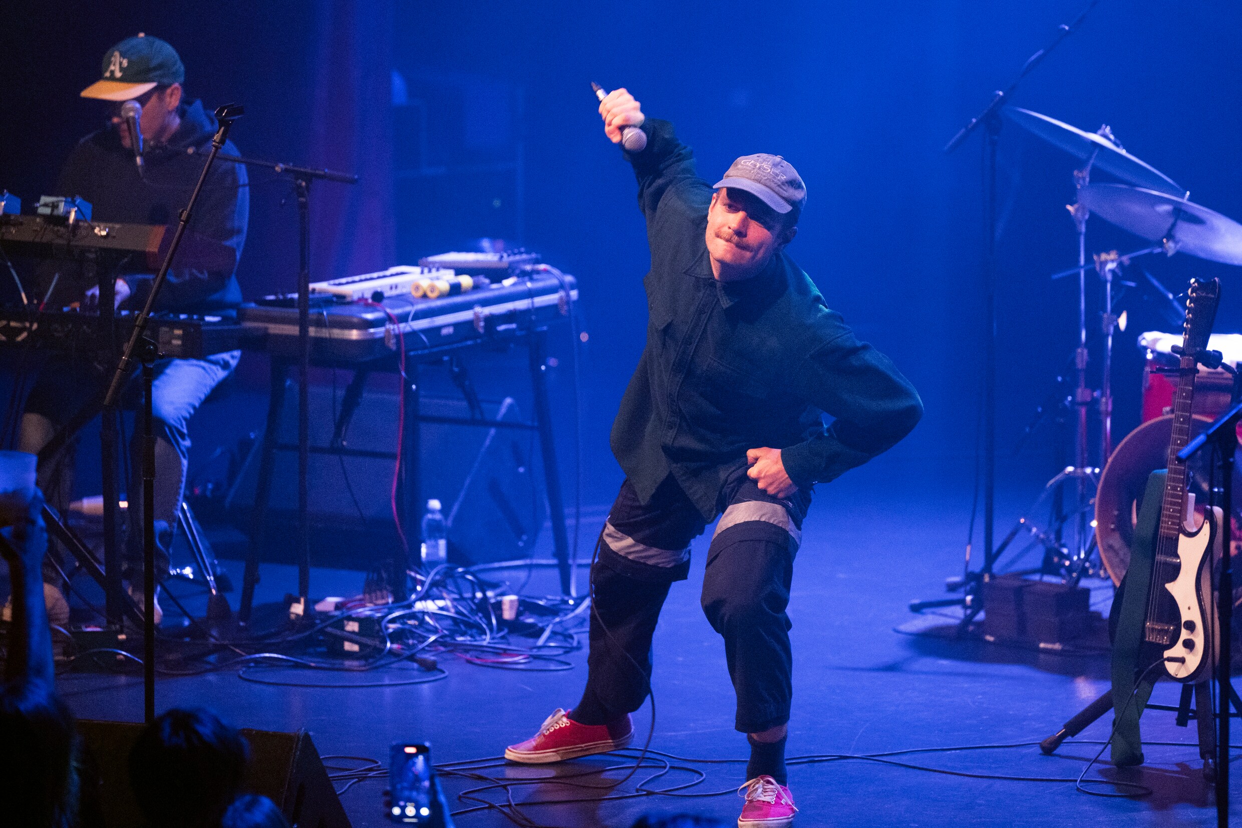Ezeltjesliefde en italodisco in het Koninklijk Circus: Mac DeMarco ...