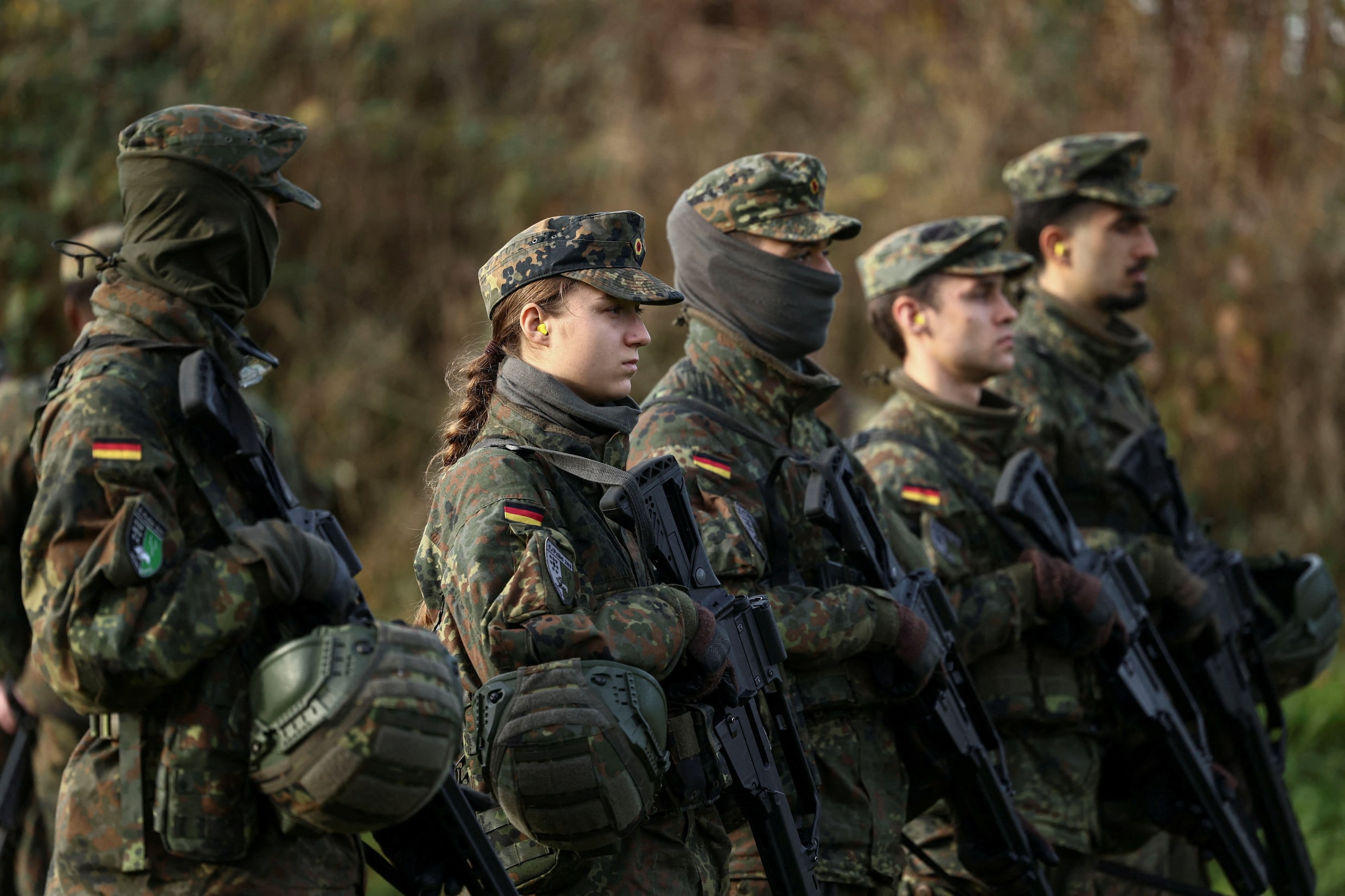 Duitsland roept binnenkort alle 18-jarige mannen op voor legerdienst ...