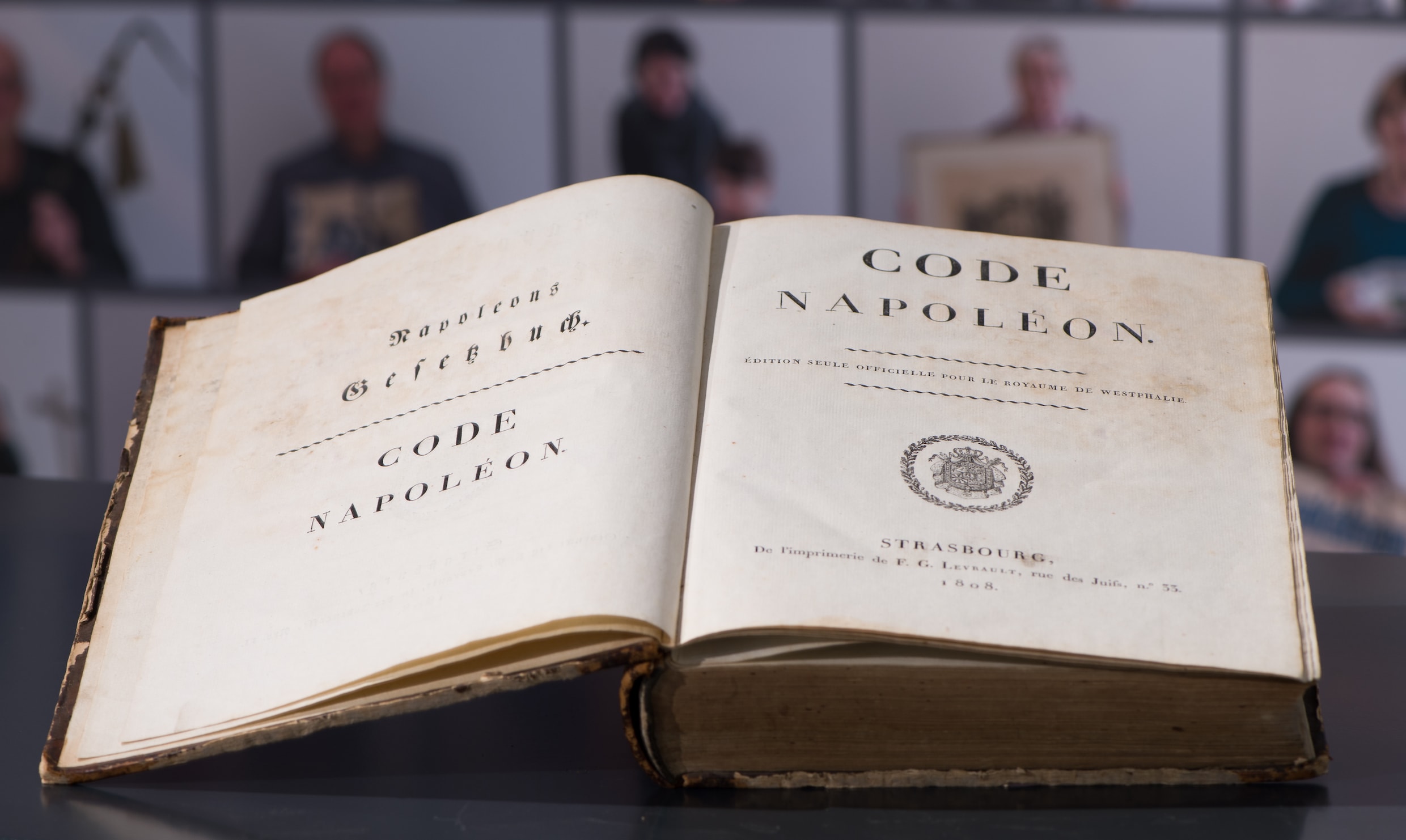 Zeer zeldzaam exemplaar van Code Napoleon onder de hamer in Brussel ...