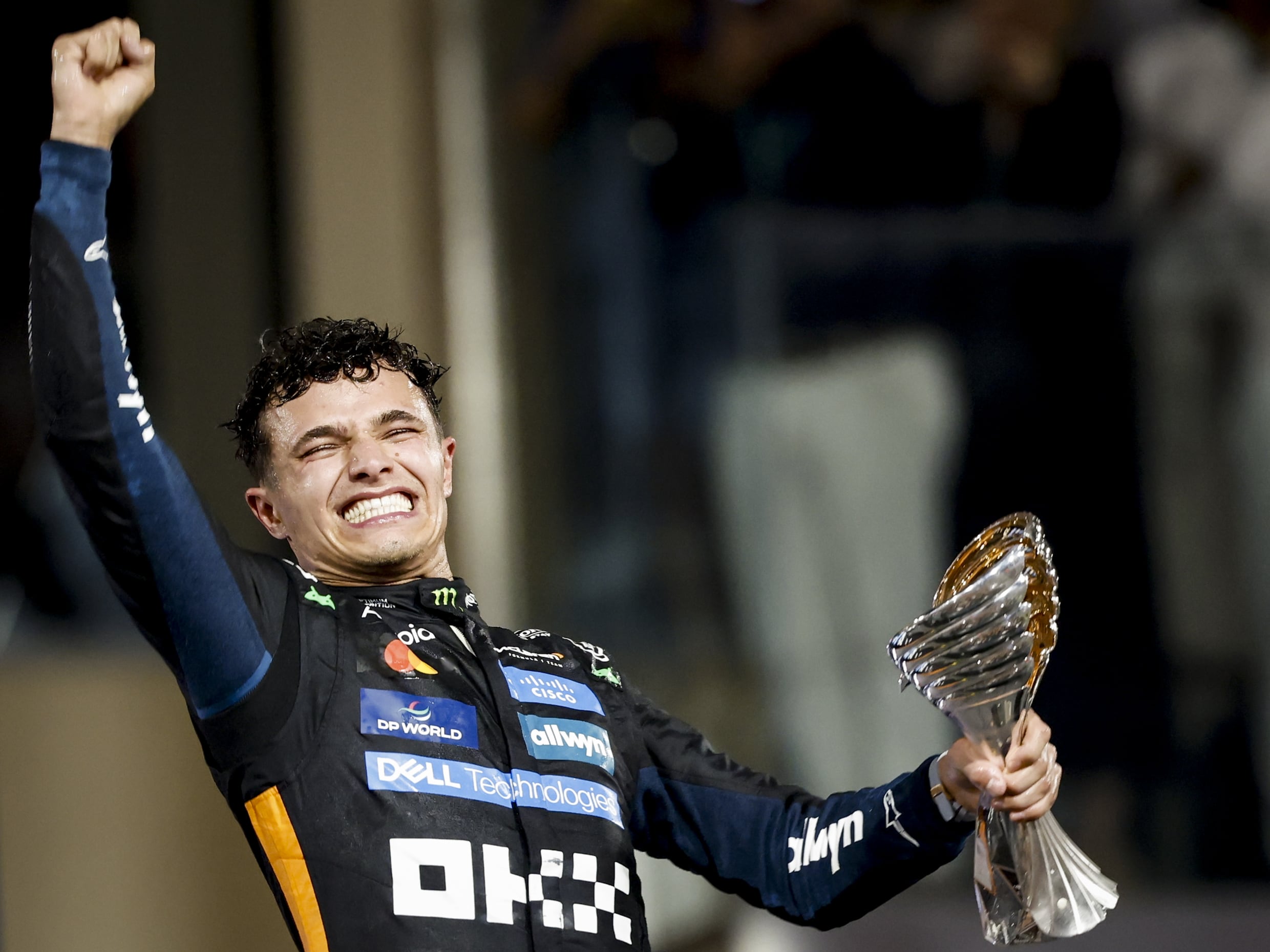 i-love-you-mum-i-love-you-dad-emotionele-lando-norris-kroont-zich