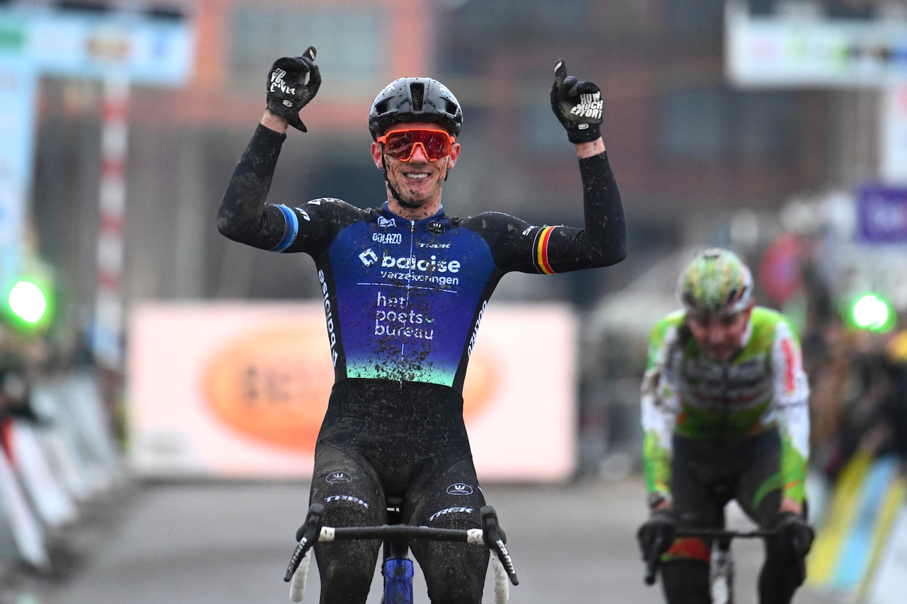 Un domingo para la historia: El barro corona a los nuevos reyes del ciclocross.