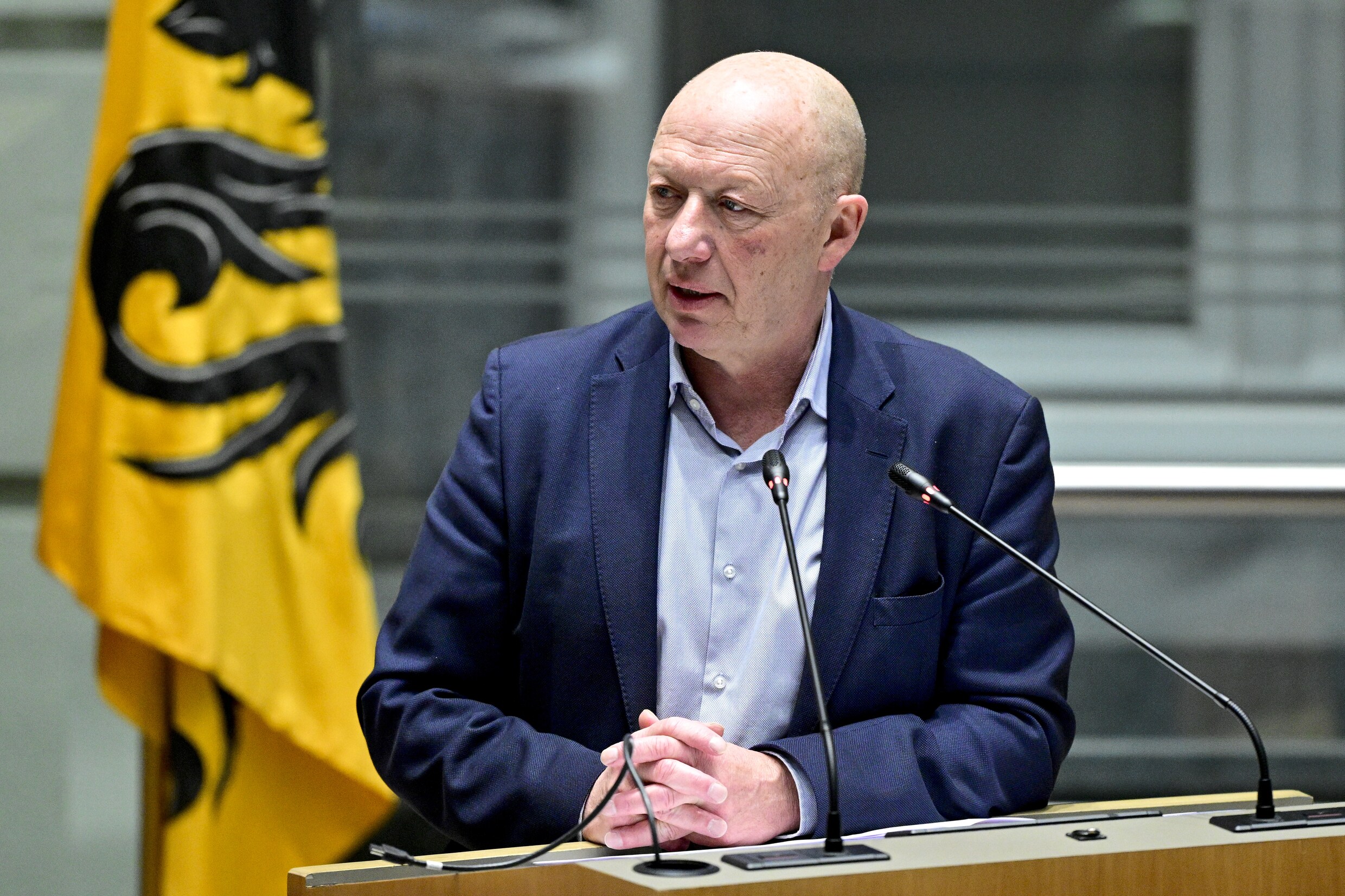 Minister van Energie Hans Bonte vraagt netbeheerder Fluvius niet meteen ...