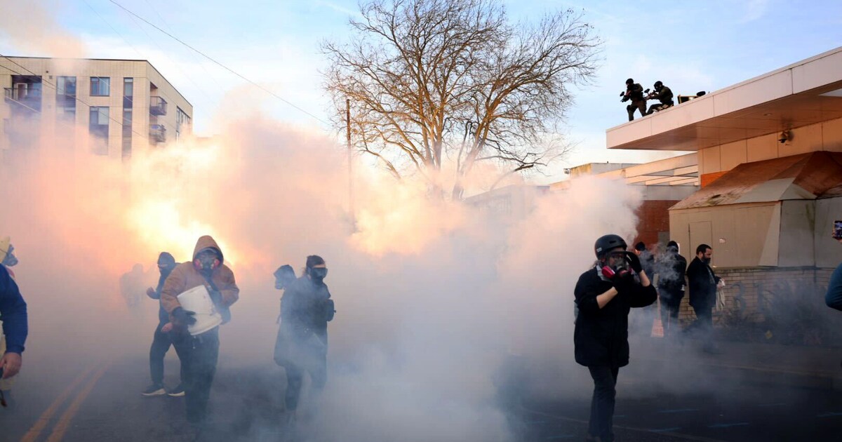 Live - Trump sluit Kennedy Center voor renovaties na golf van annuleringen • Burgemeester Portland w