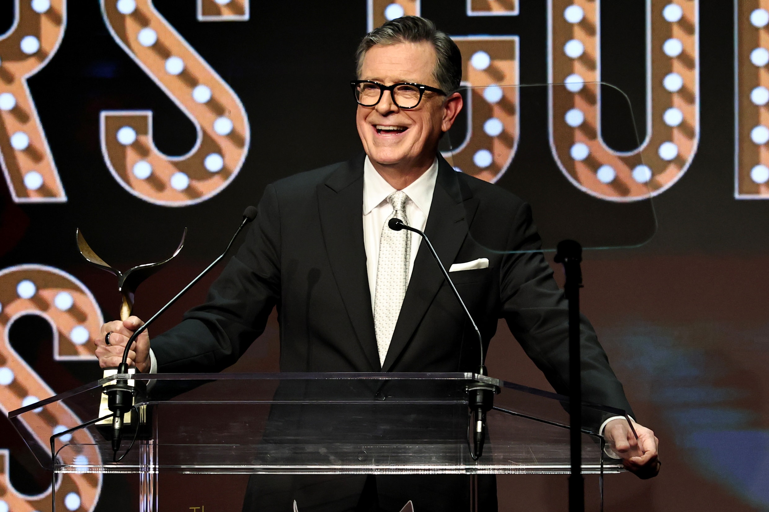 Stephen Colbert schrijft nieuwe Lord of the Rings-film | De Morgen
