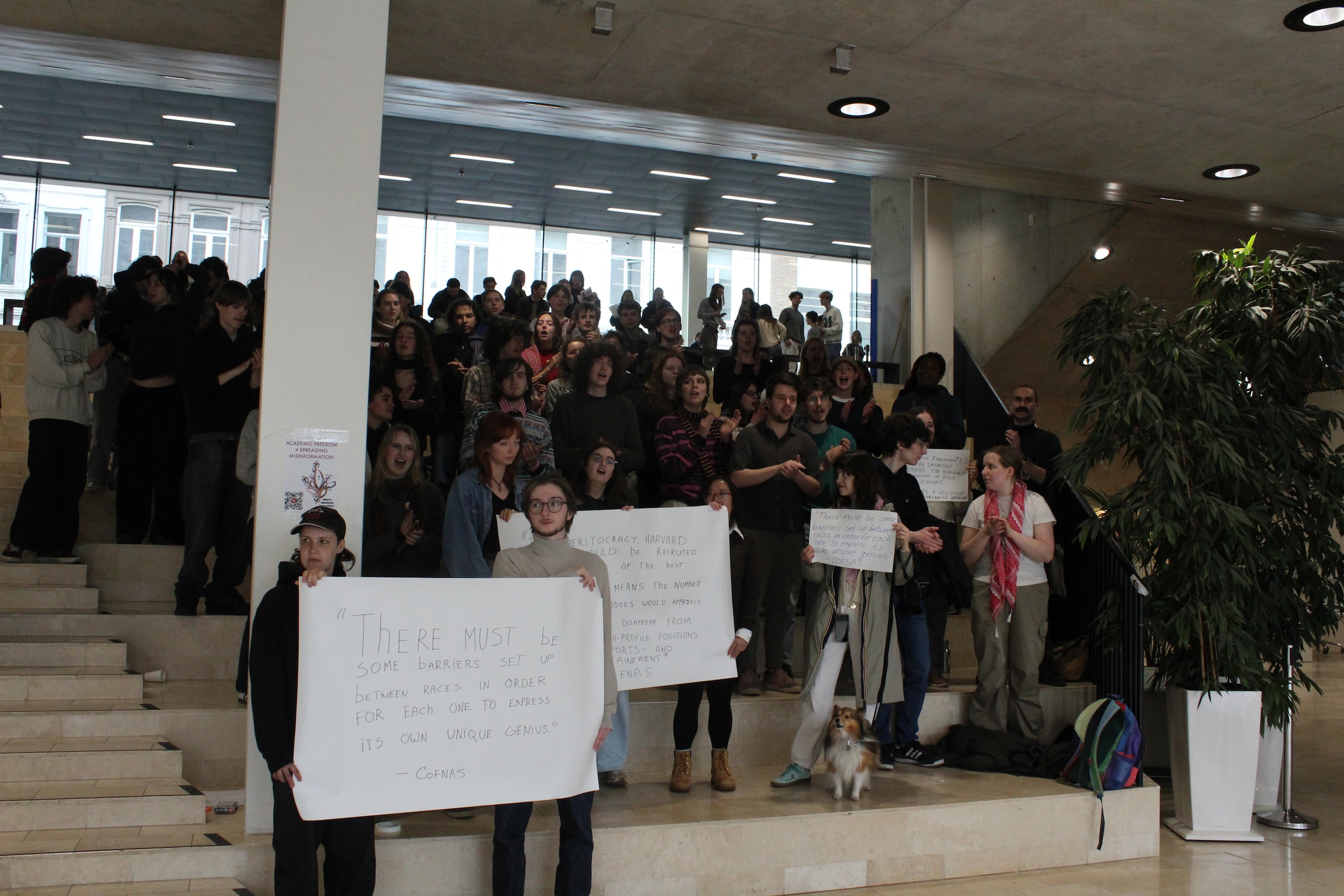 Zestigtal actievoerders protesteert aan UGent tegen aanstelling van ...
