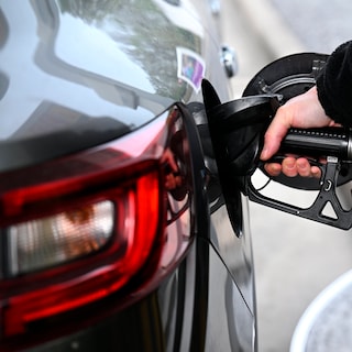 Live - Maximumprijzen voor benzine zijn vanaf morgen het laagst sinds maart