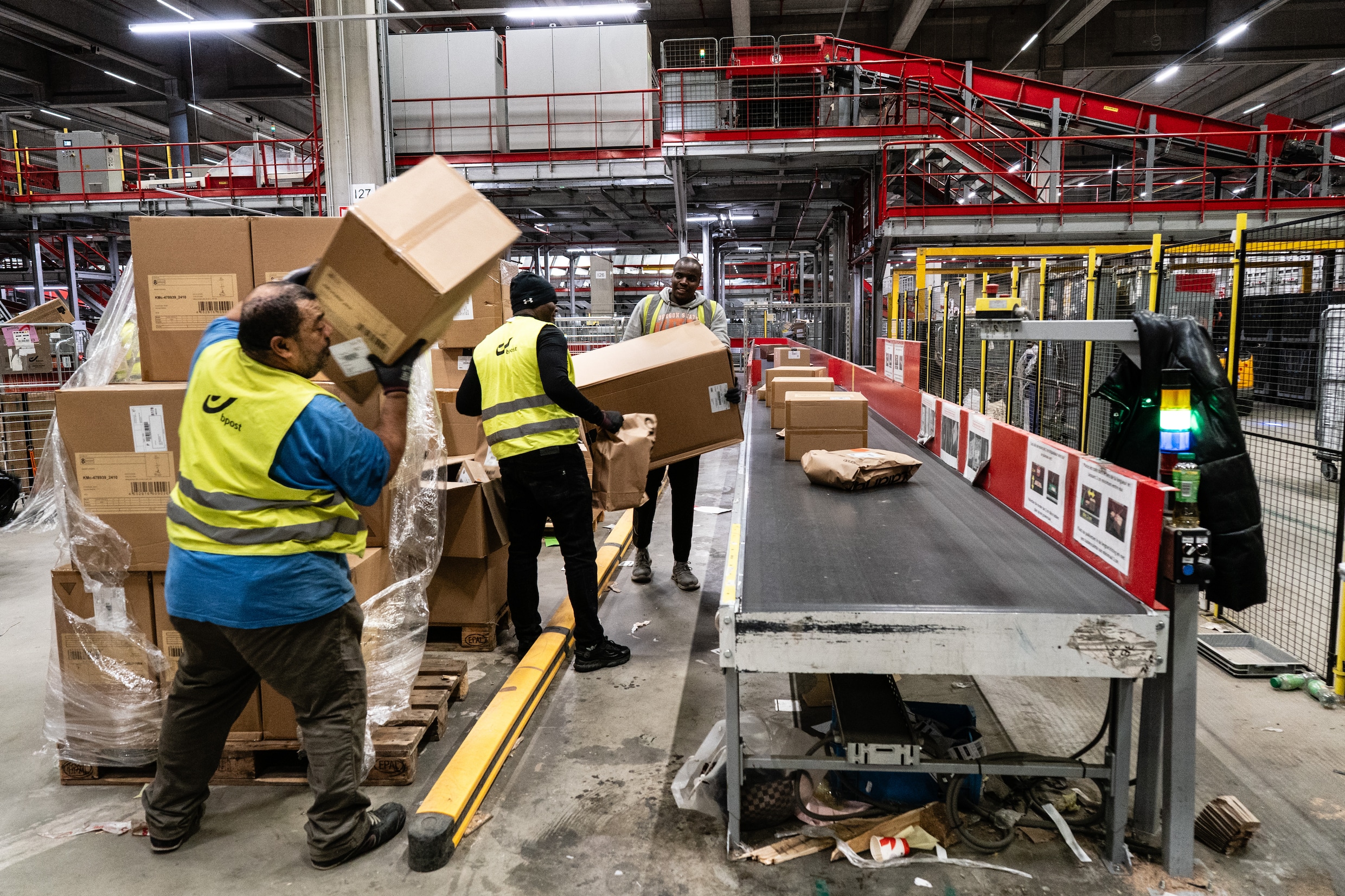 Staking Bpost verstoort postbedeling opnieuw, nieuwe onderhandelingen ...
