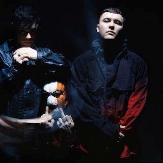 Rock Werchter live - Kneecap gooit een molotovcocktail van party en protest aan de Main Stage • The Haunted Youth trapt optreden af met een spookachtig In My Head